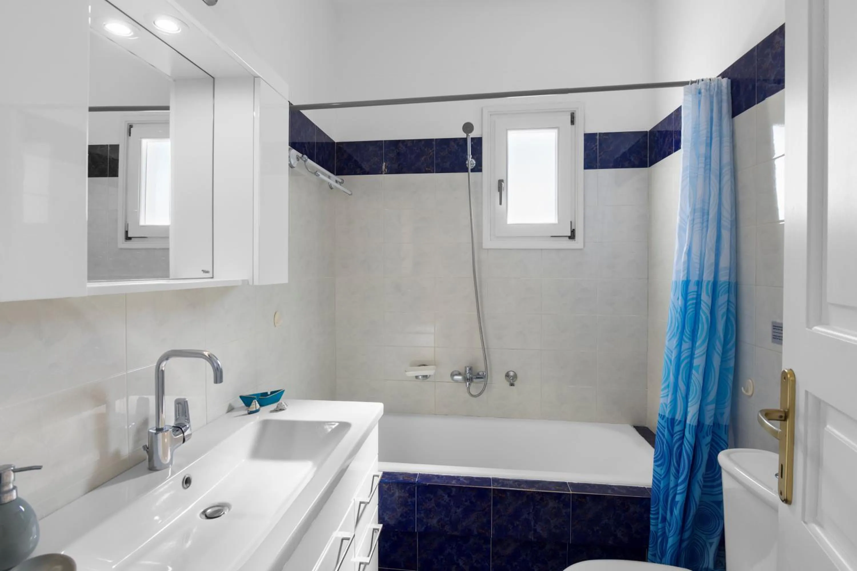 Bathroom in Anthoula's Sea View Apartment