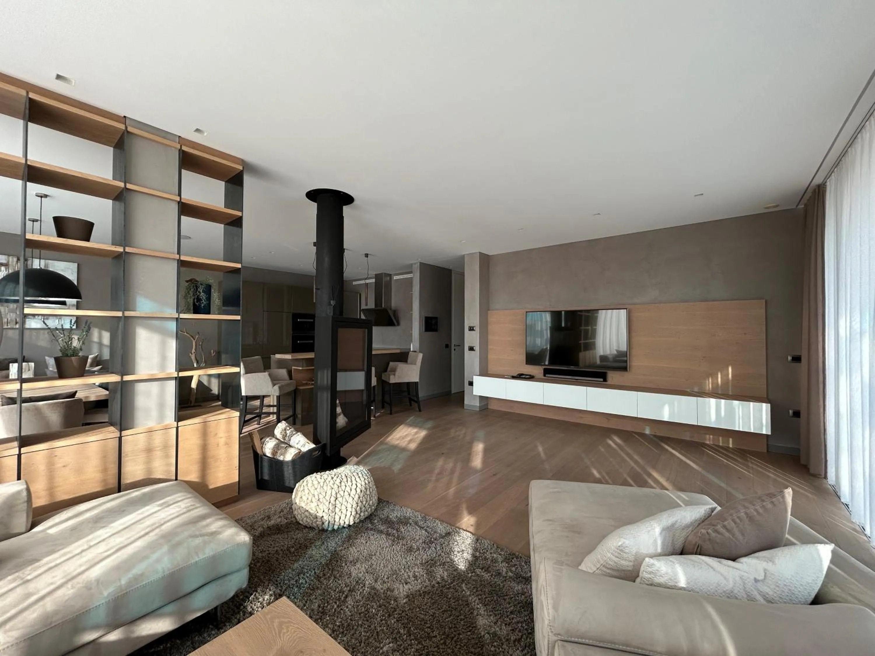 TV and multimedia in Eden Reserve Hotel