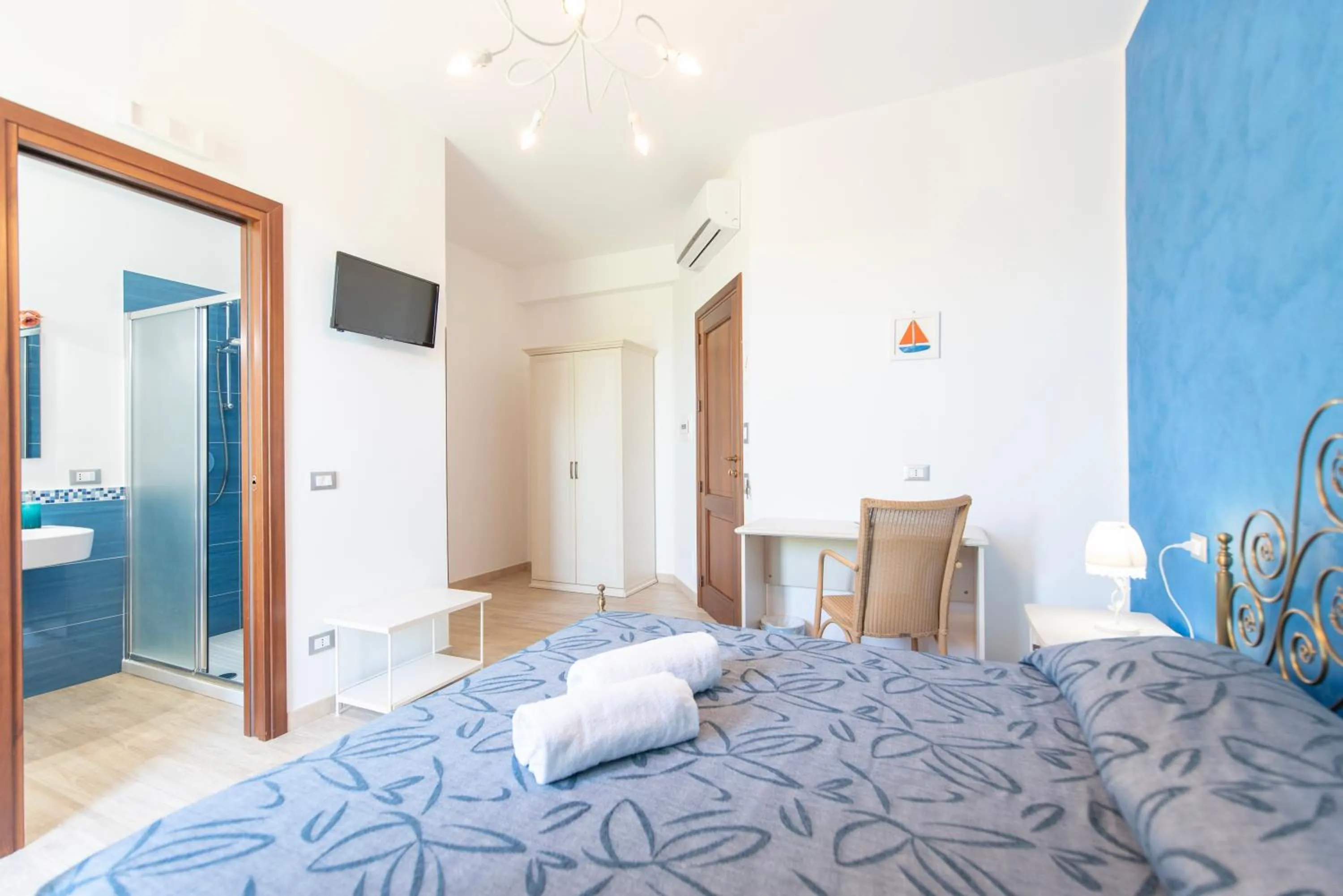 Bedroom, Bed in I Segreti di Antonina