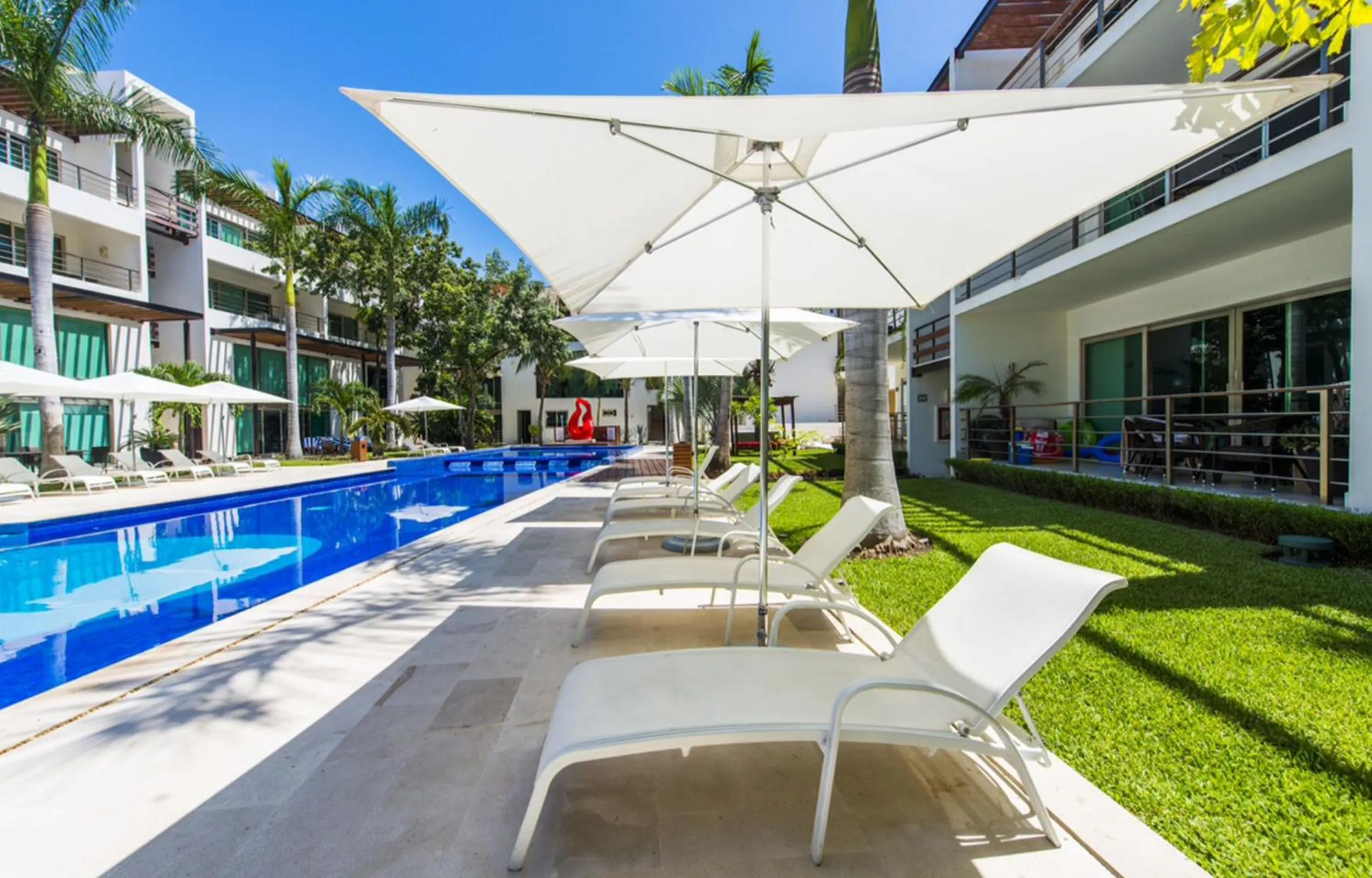  in Luxurious & Central Condo In Playa Steps From The Beach