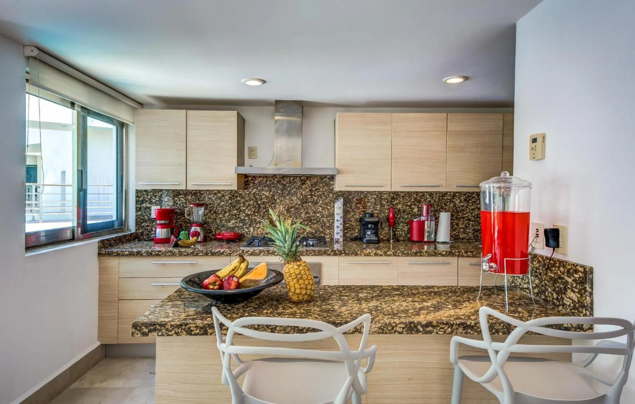 Kitchen or kitchenette in Luxurious & Central Condo In Playa Steps From The Beach