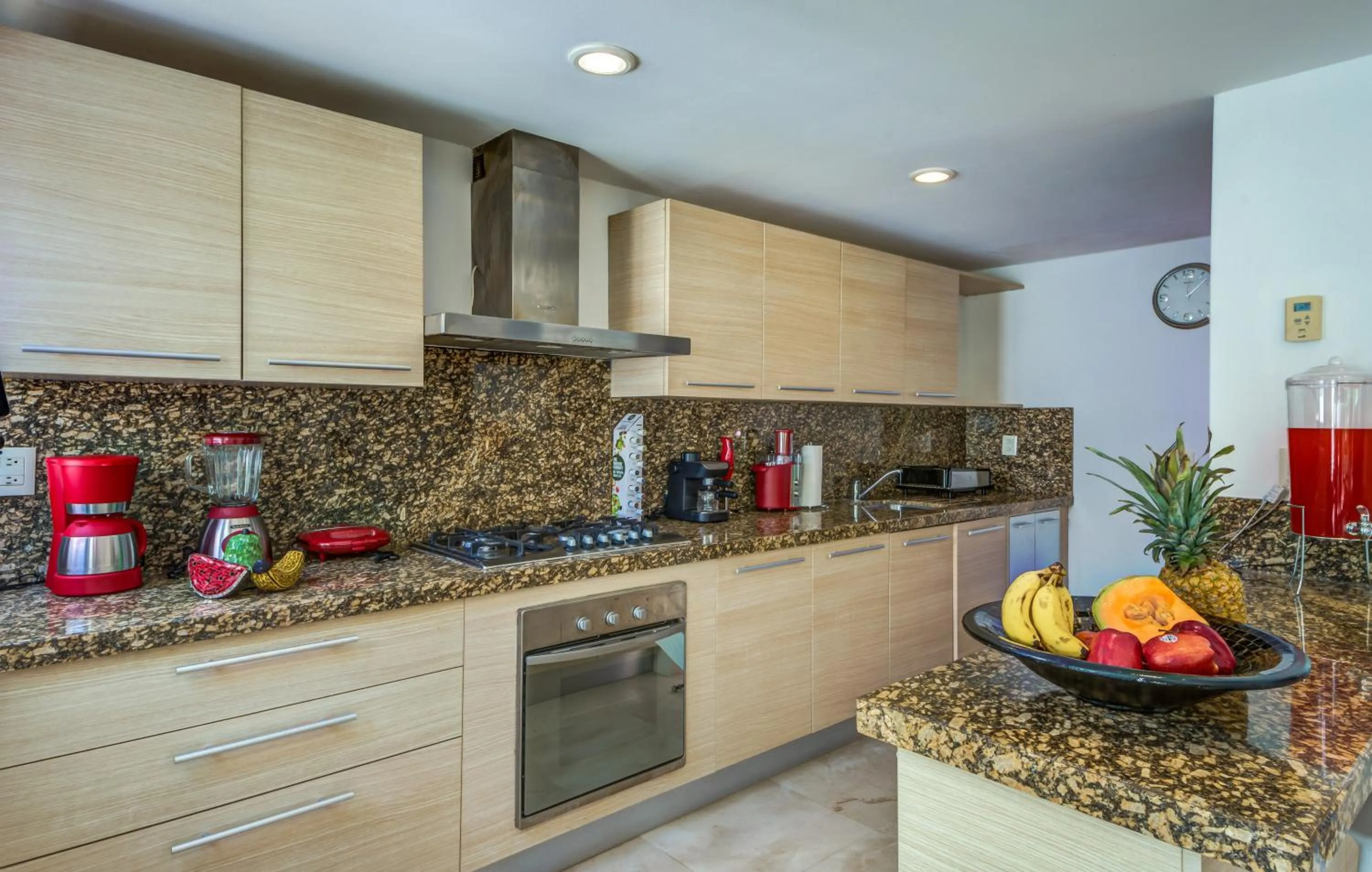Coffee/tea facilities in Luxurious & Central Condo In Playa Steps From The Beach