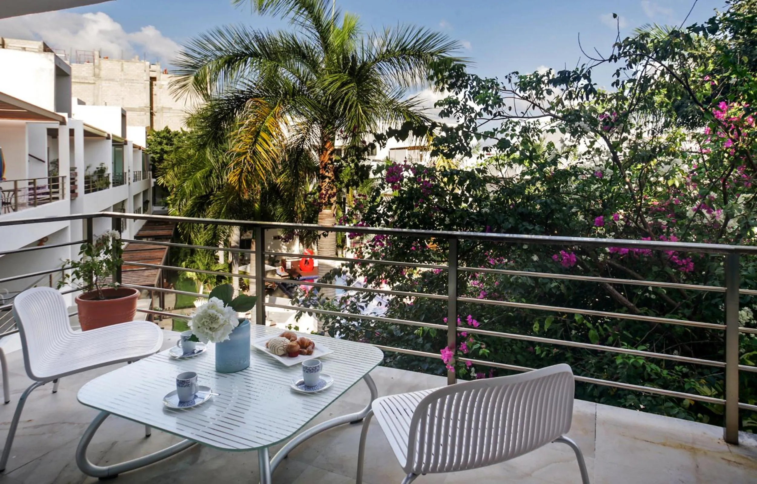 Off site in Luxurious & Central Condo In Playa Steps From The Beach