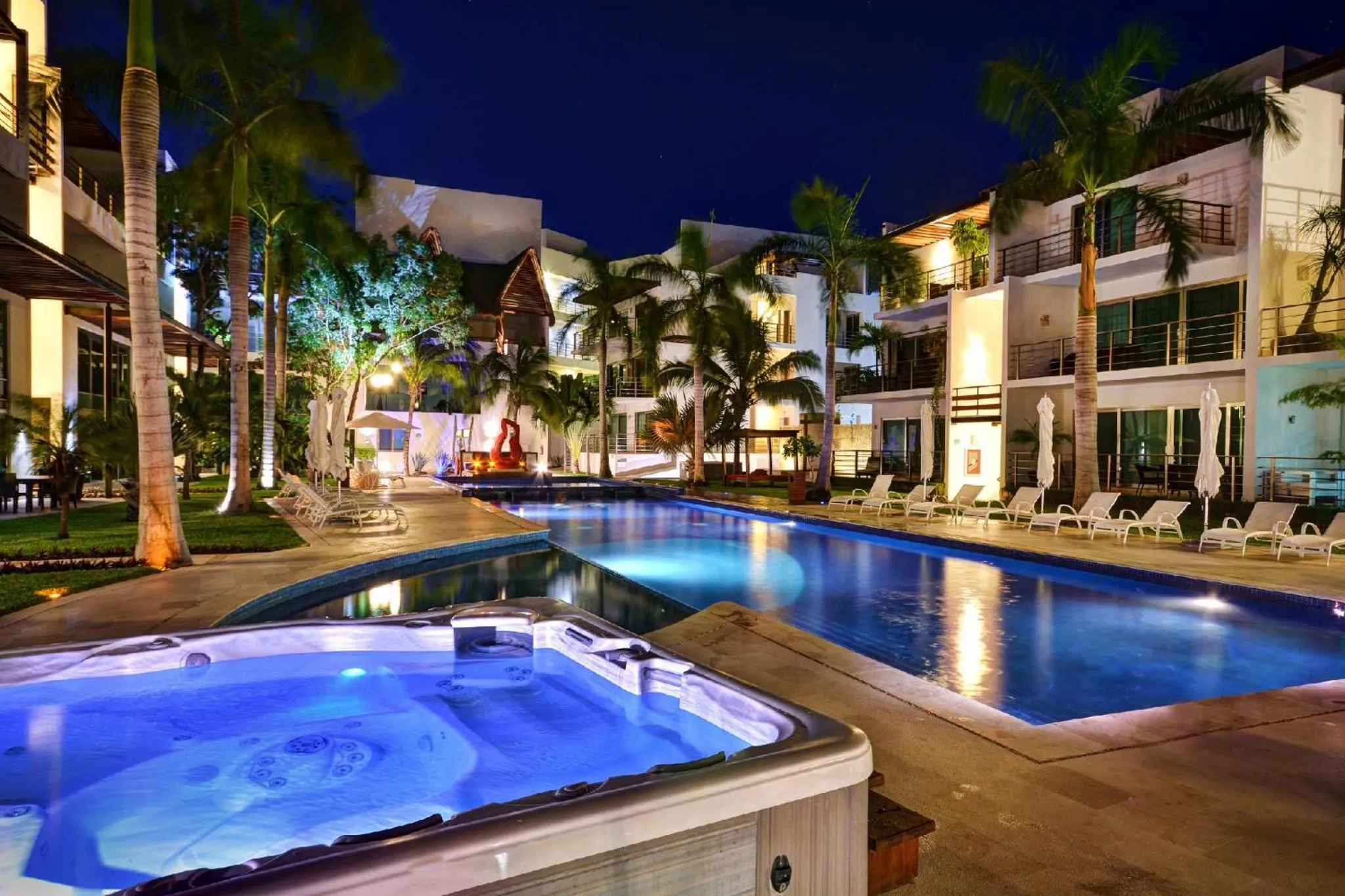 Property building in Luxurious & Central Condo In Playa Steps From The Beach