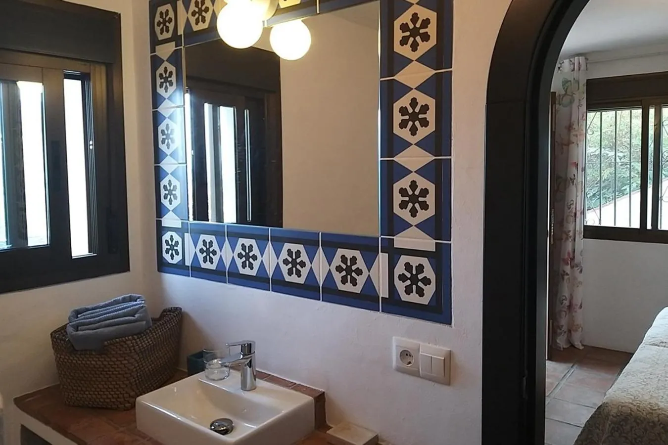 Bathroom, Bed in El Nispero Dulce