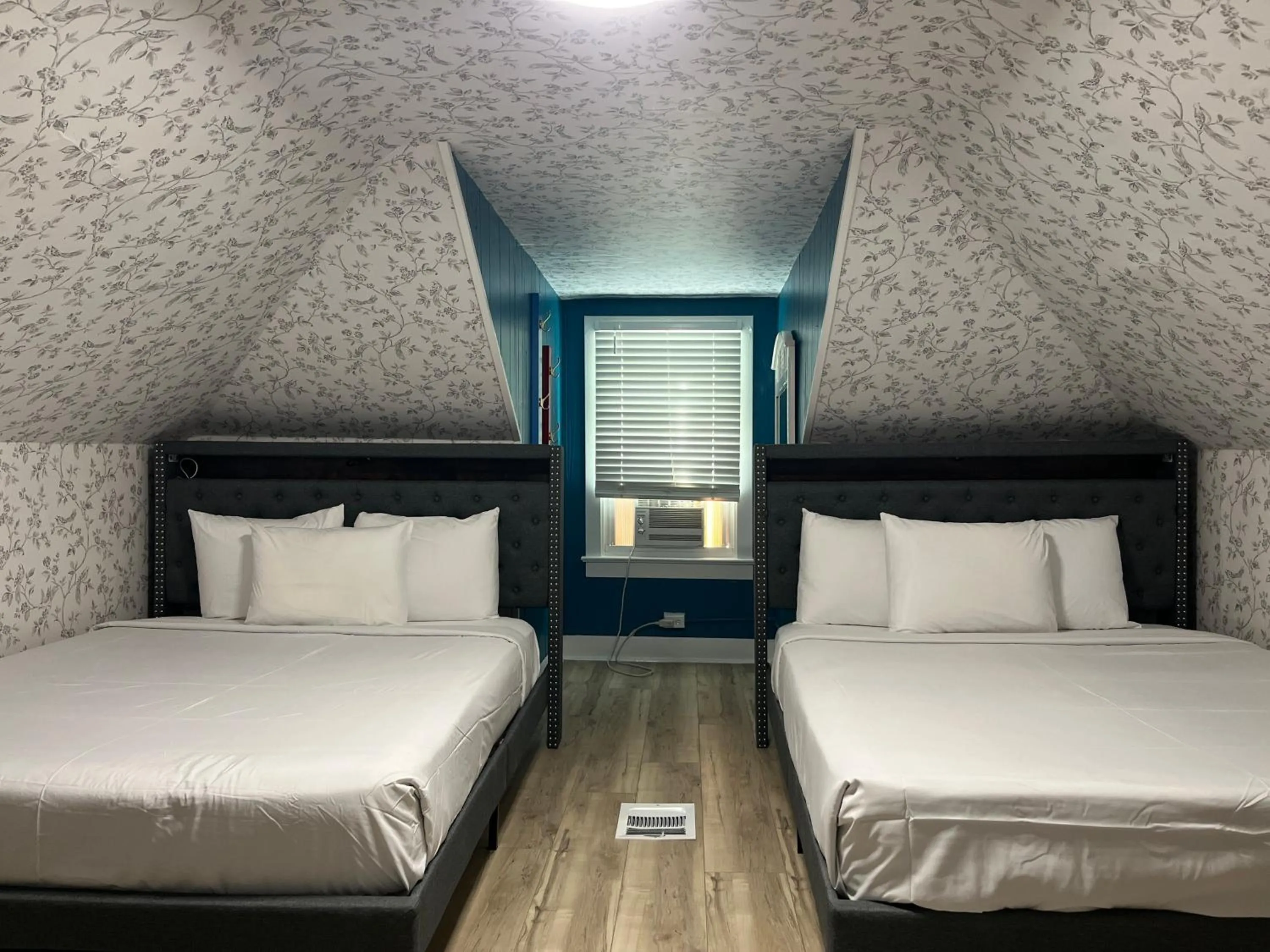 Bed in The Vibes Hotel, Trademark Collection by Wyndham