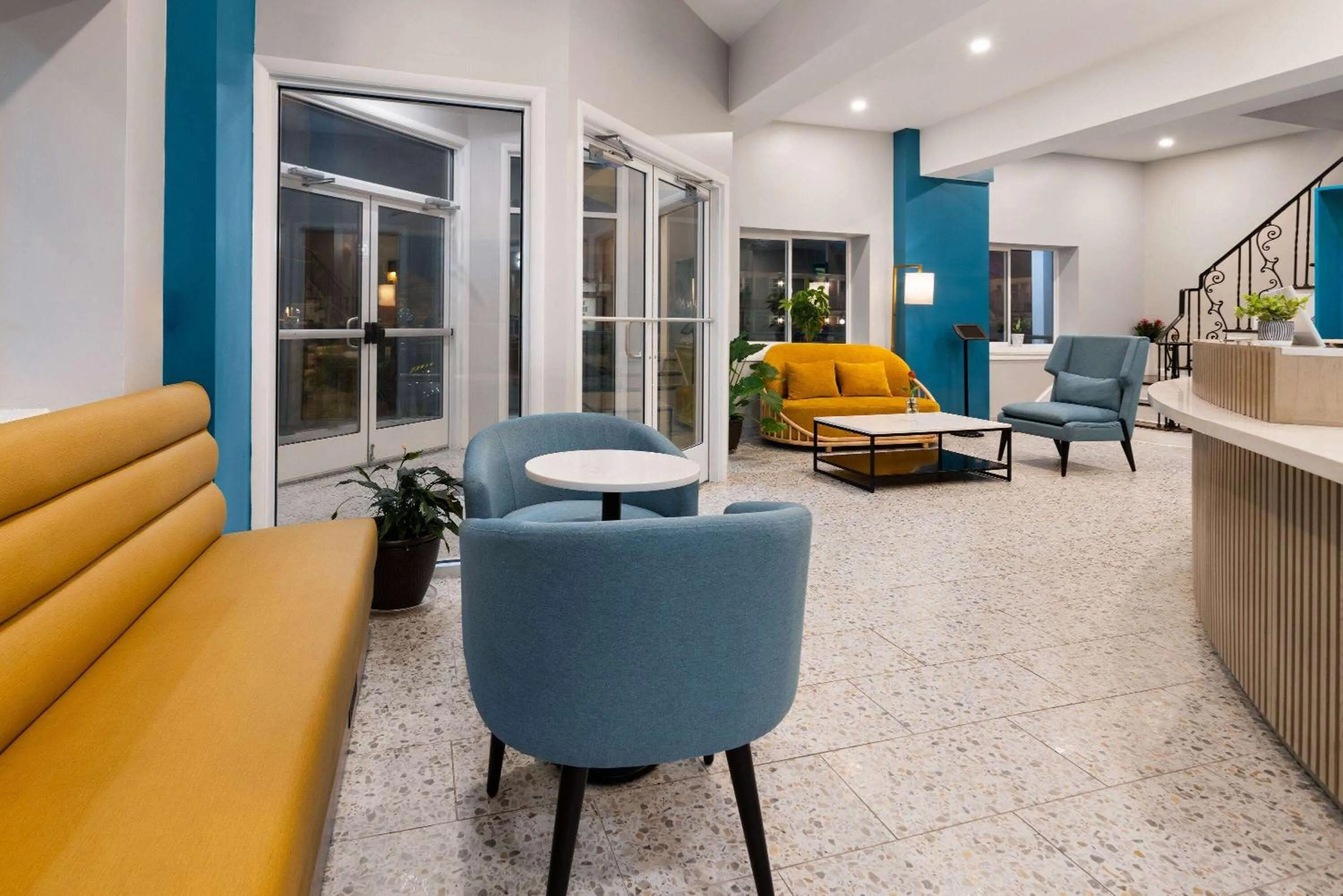 Lobby or reception in The Vibes Hotel, Trademark Collection by Wyndham