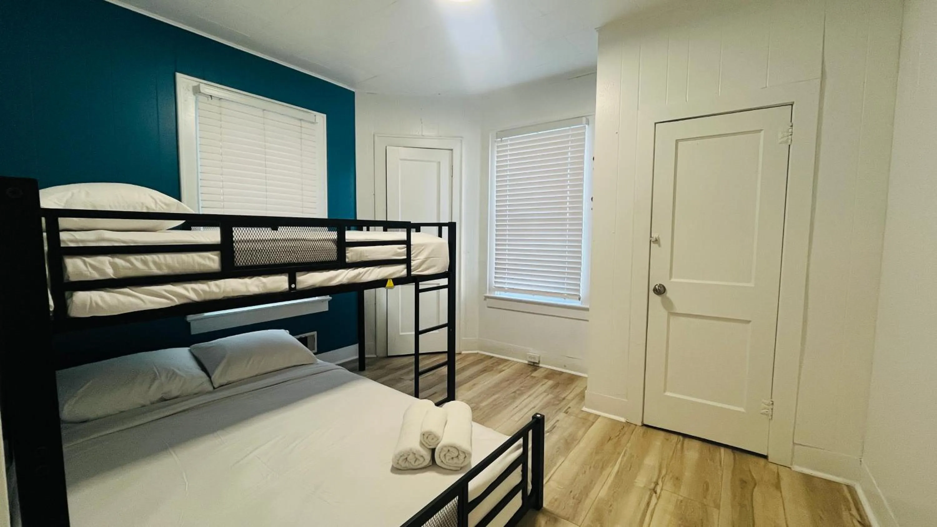 Bed in The Vibes Hotel, Trademark Collection by Wyndham