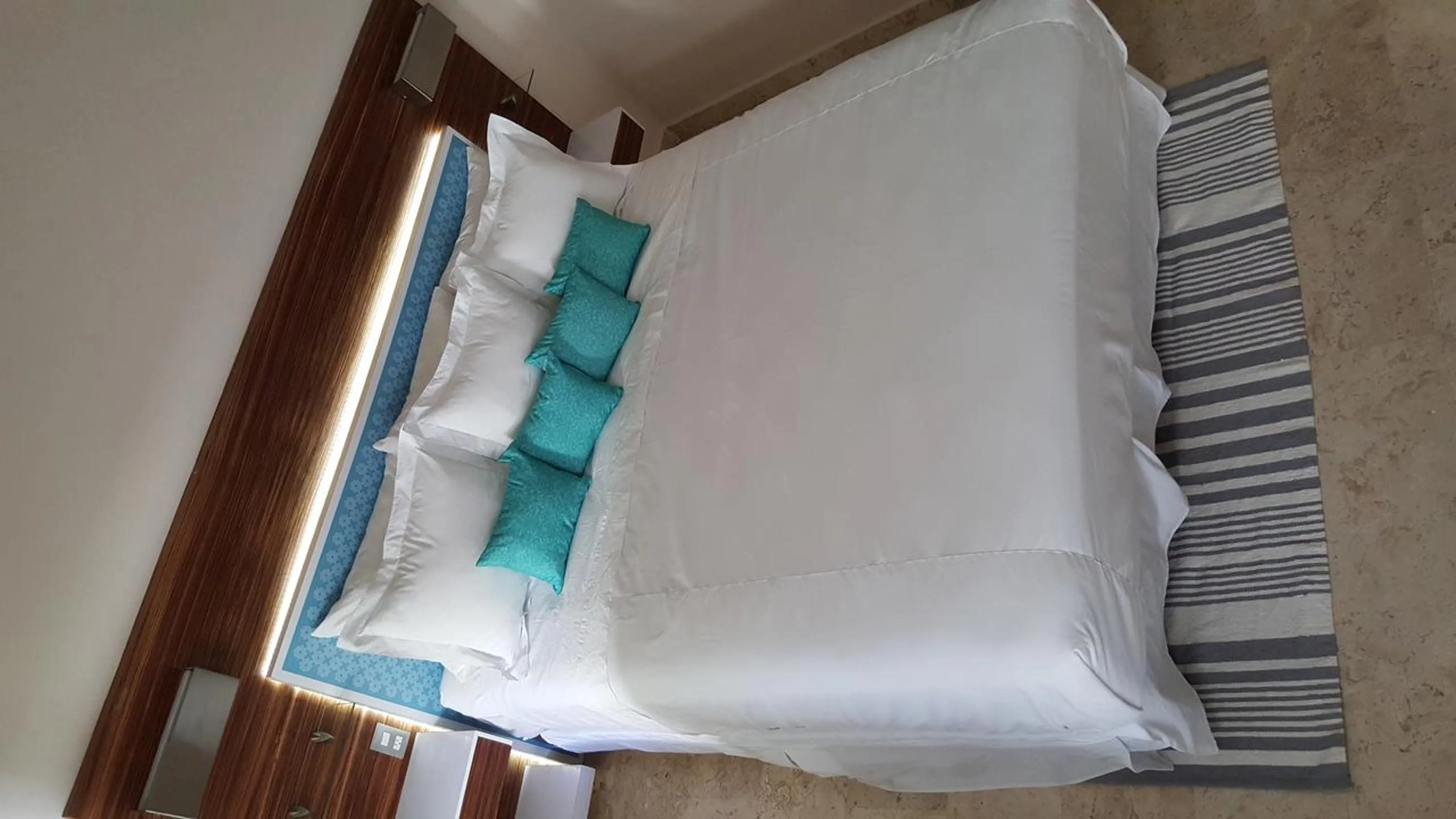 Photo of the whole room, Bed in Shavanna Hotel Boutique