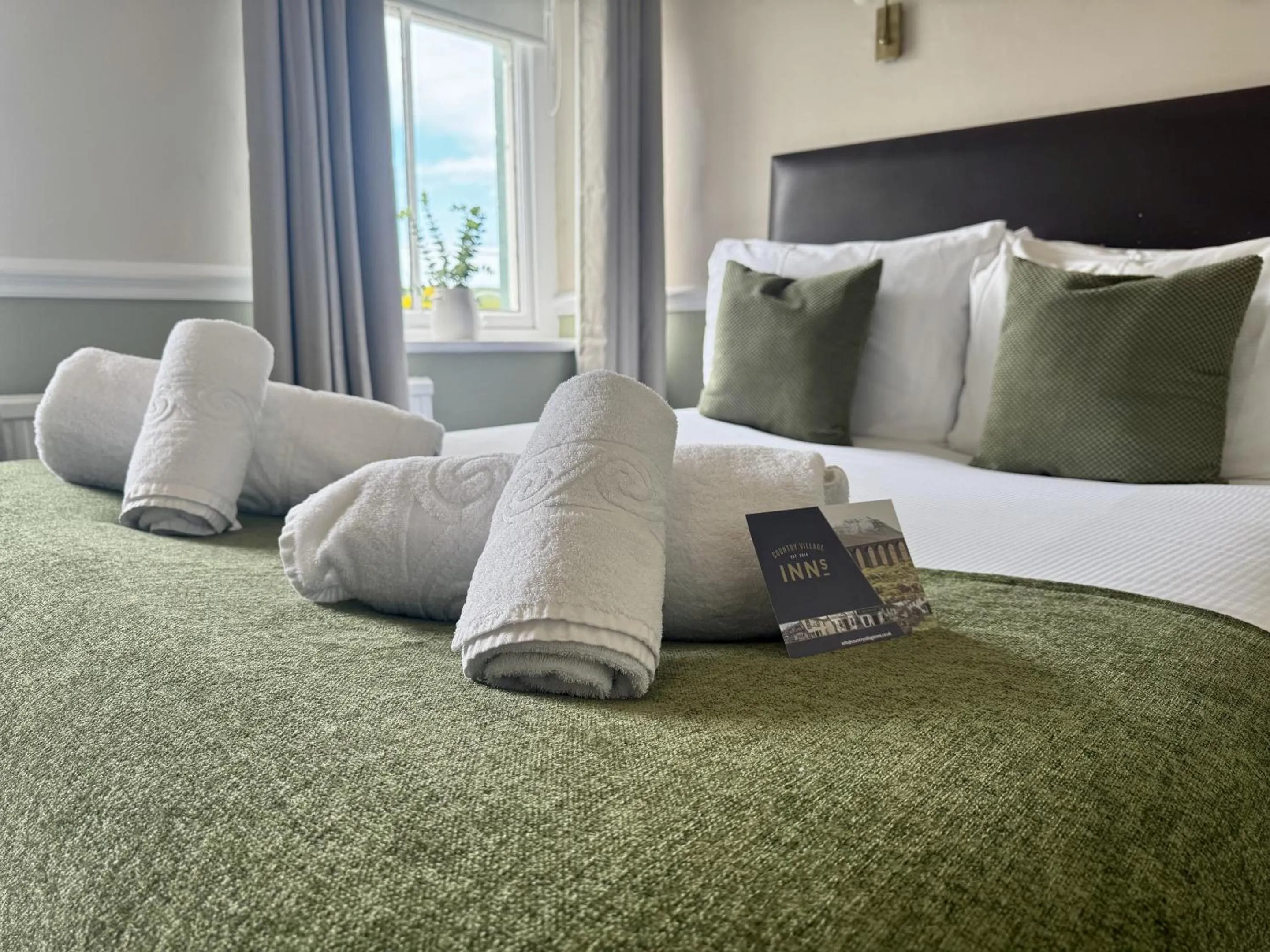 Bedroom, Bed in The Manor