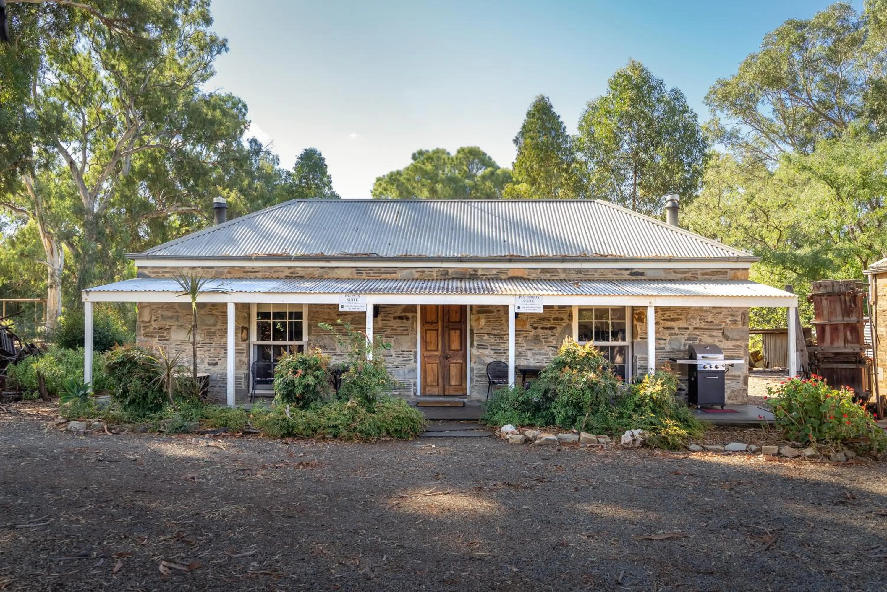 Reillys Wines Heritage Cottages