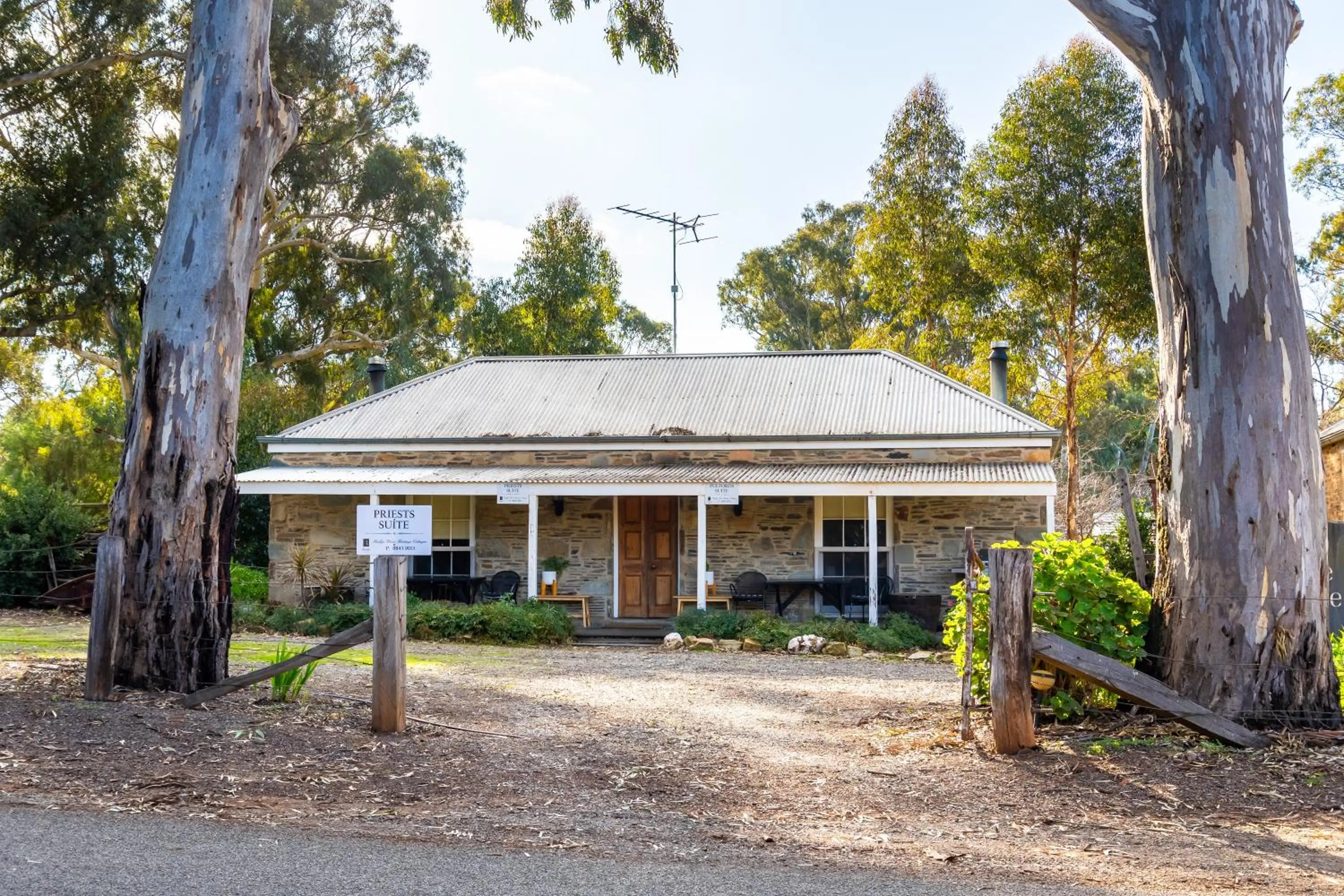 Reillys Wines Heritage Cottages