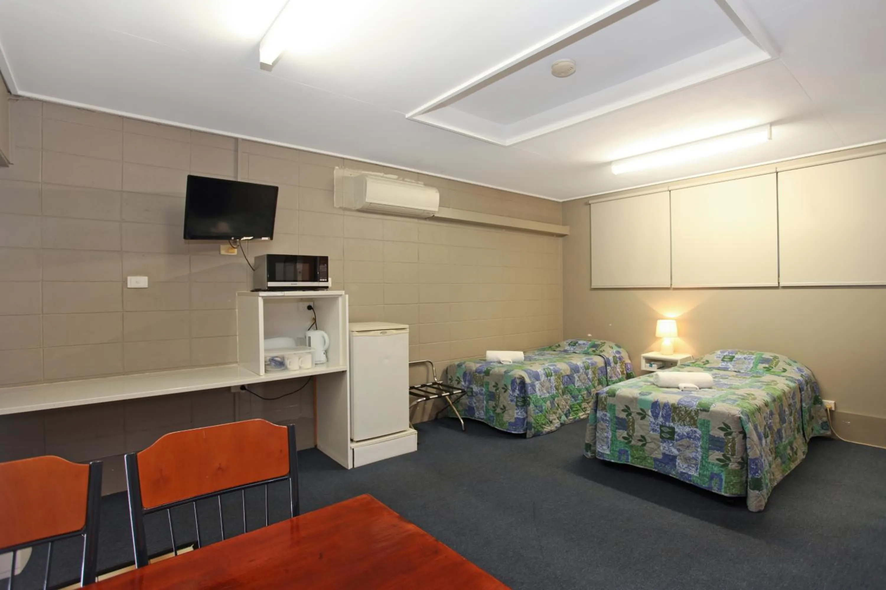 Bed in Tandara Hotel Motel