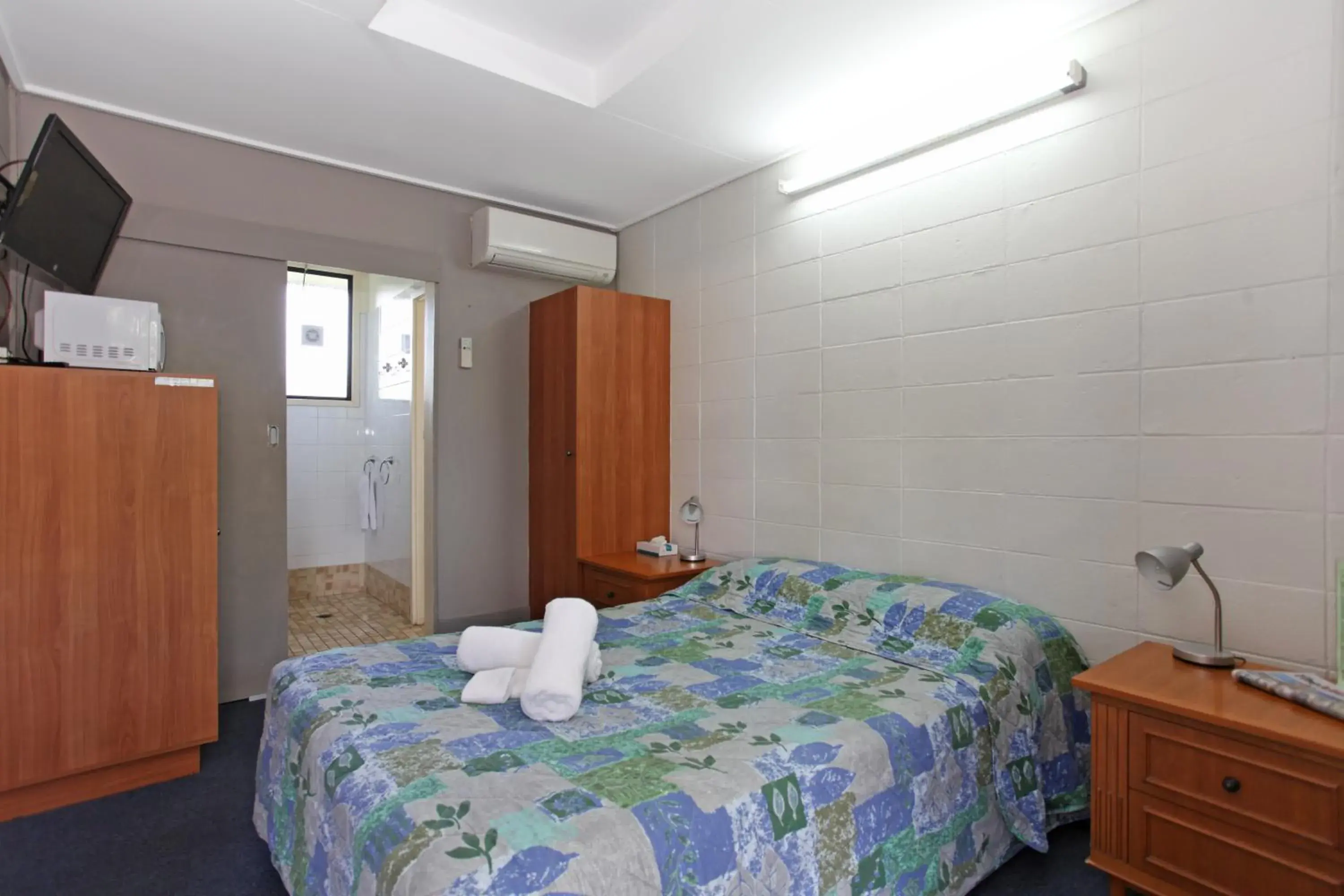 Standard Double Room in Tandara Hotel Motel Standard Double Room in Tandara Hotel Motel