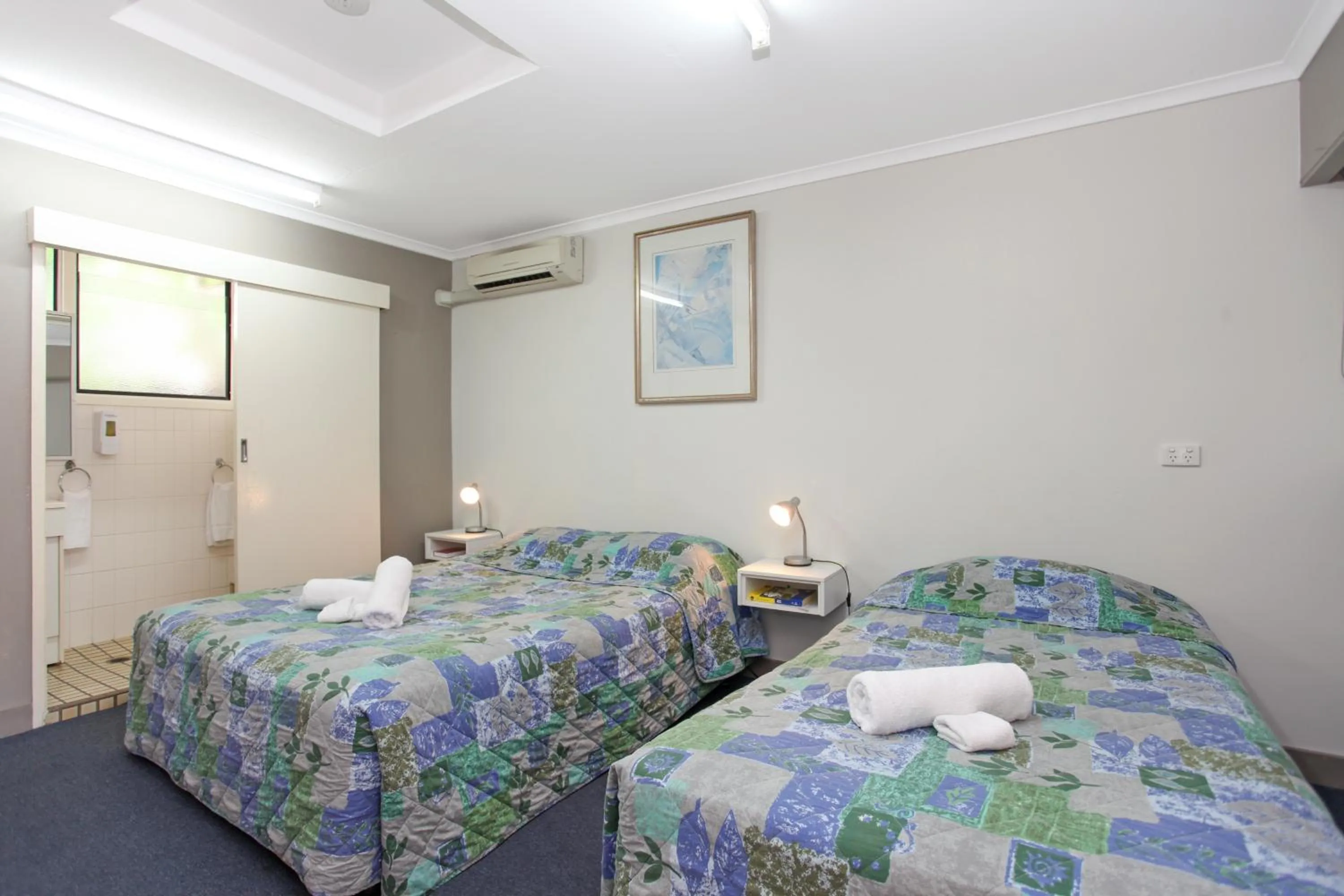 Bed in Tandara Hotel Motel