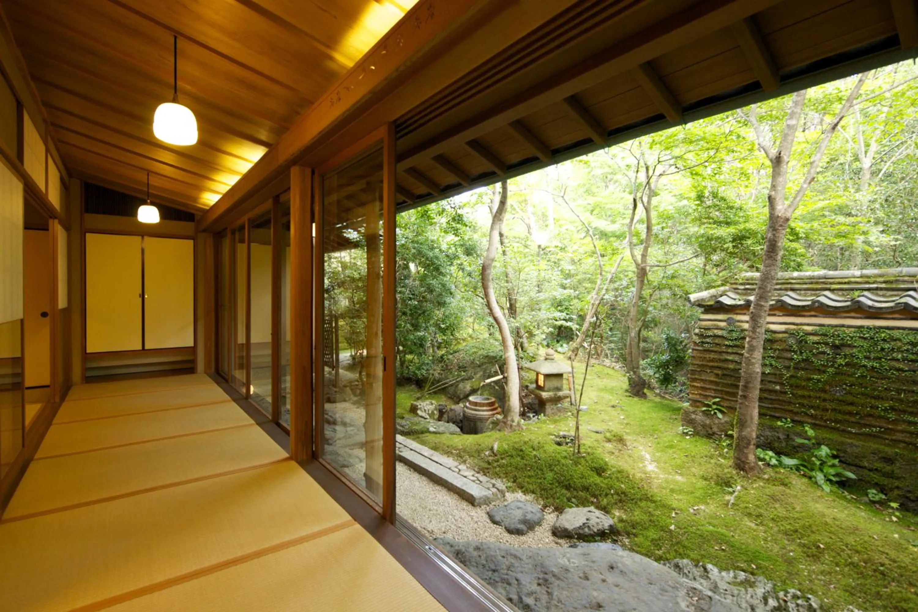 Garden in UNZEN HANZUIRYO by Onko Chishin