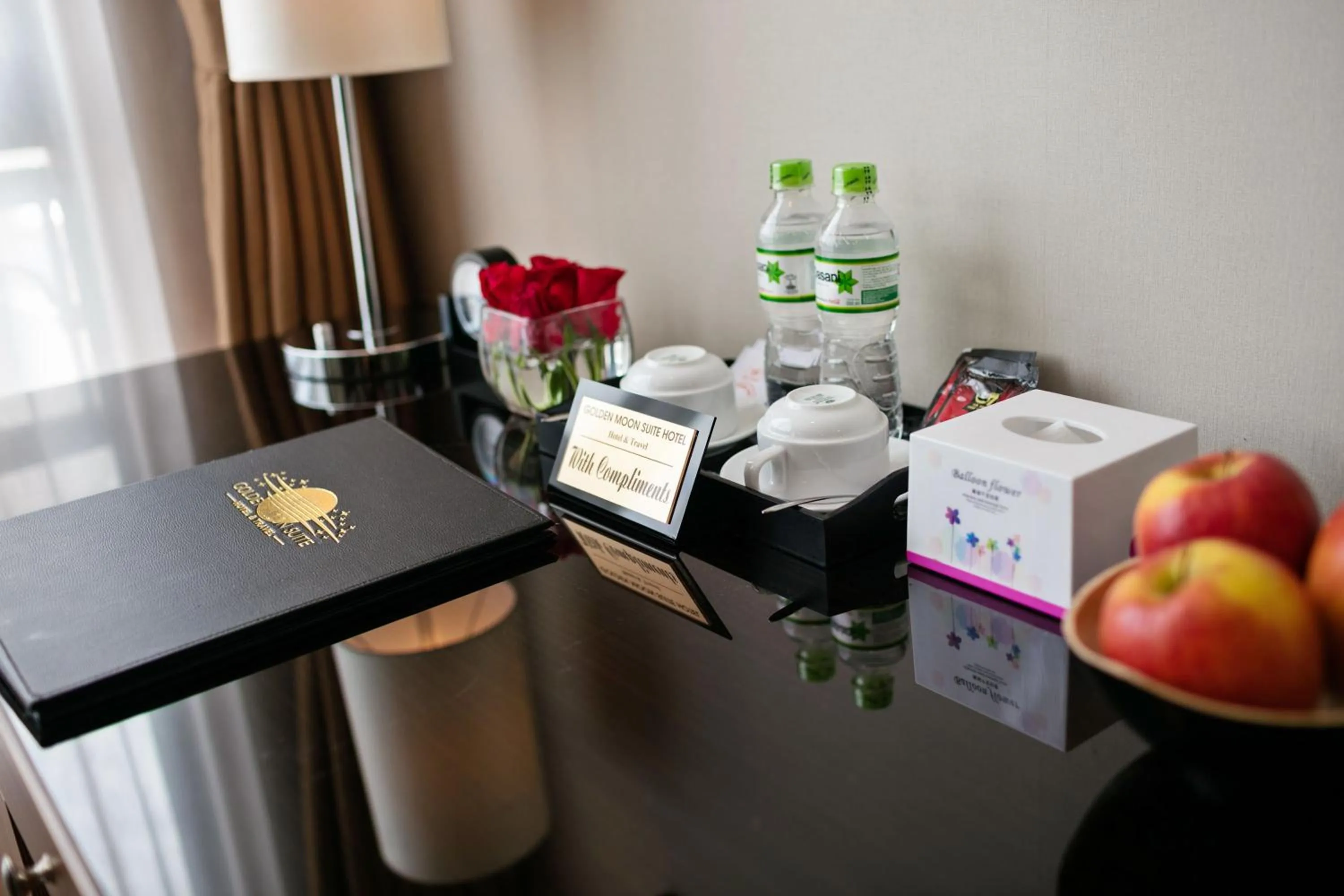 Coffee/tea facilities in Golden Moon Suite Hotel & Travel