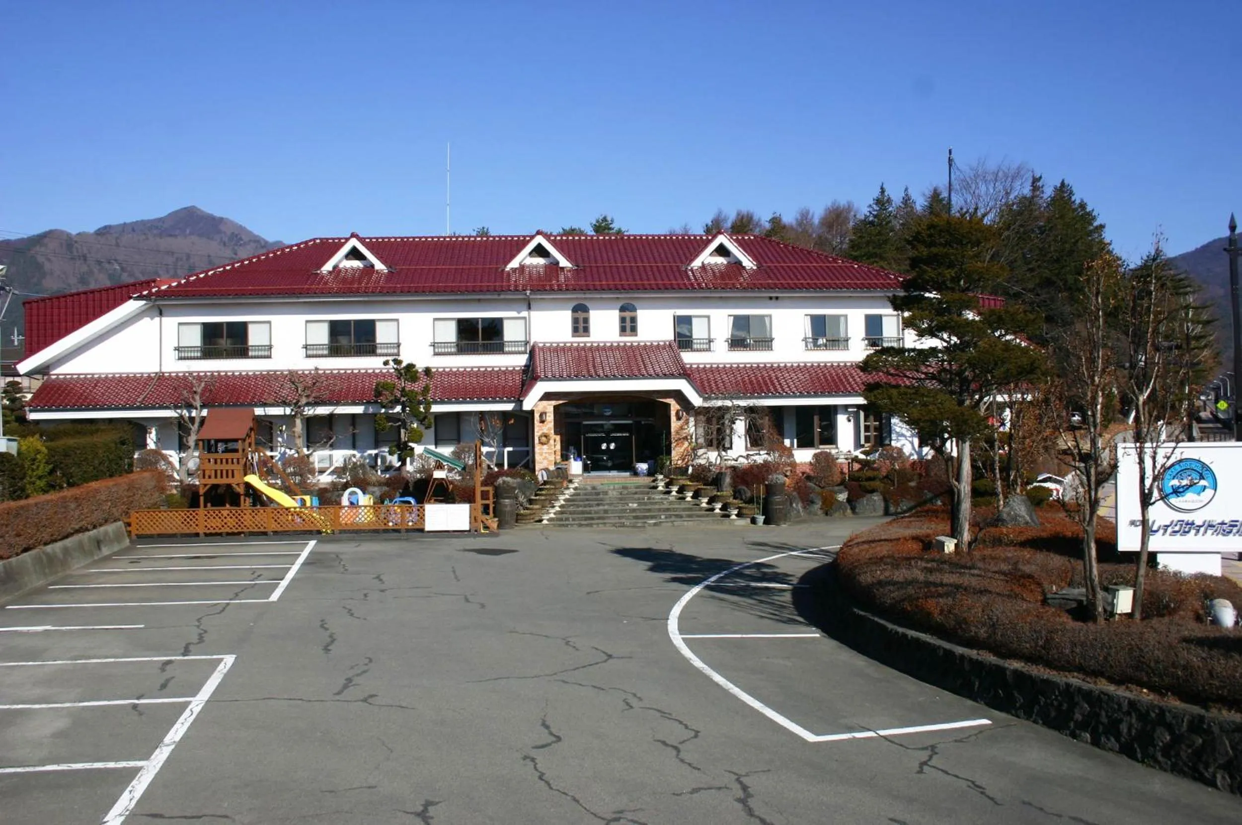 Facade/entrance in Kawaguchiko Lakeside Hotel