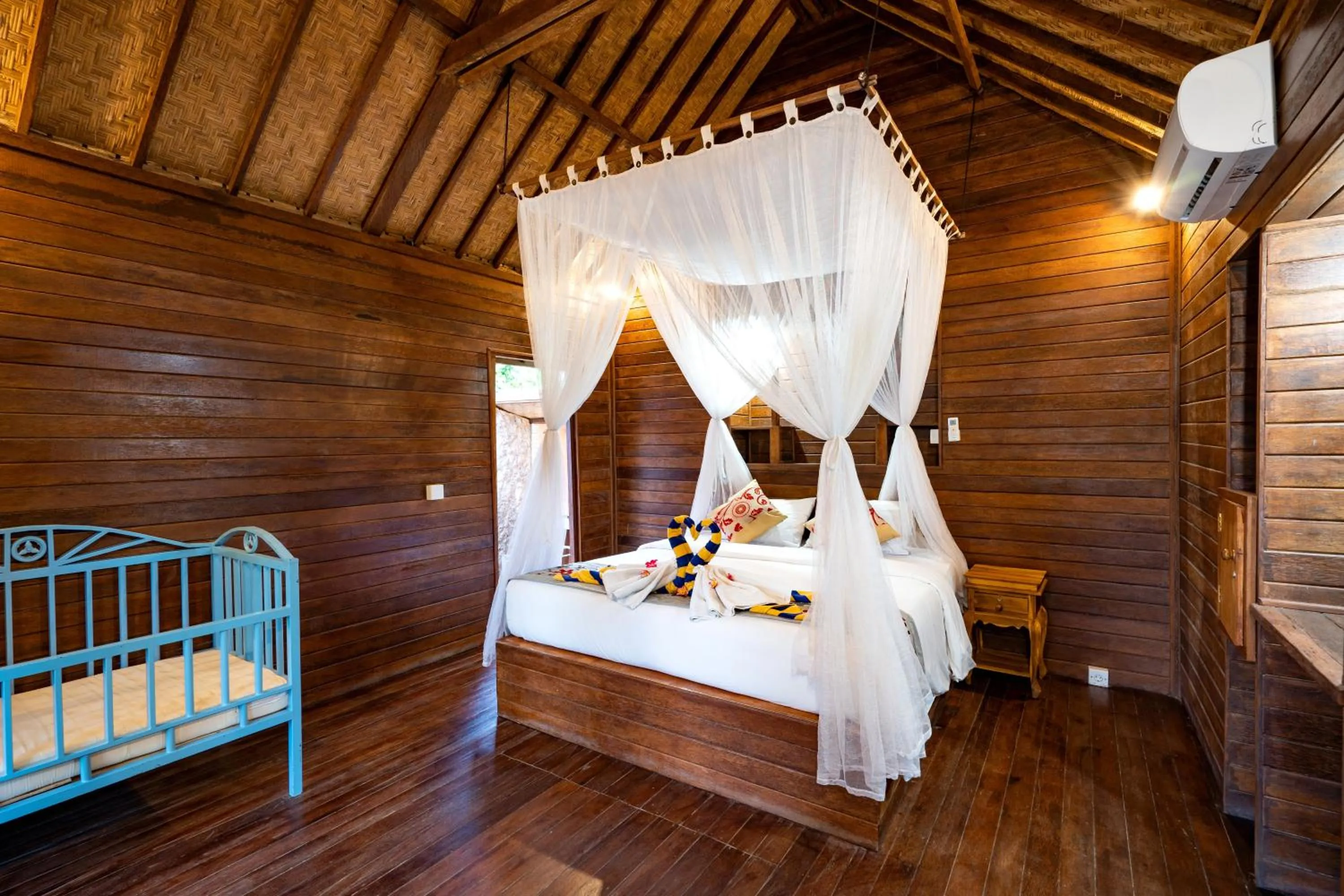 Deluxe Family Room in Dream Beach Inn