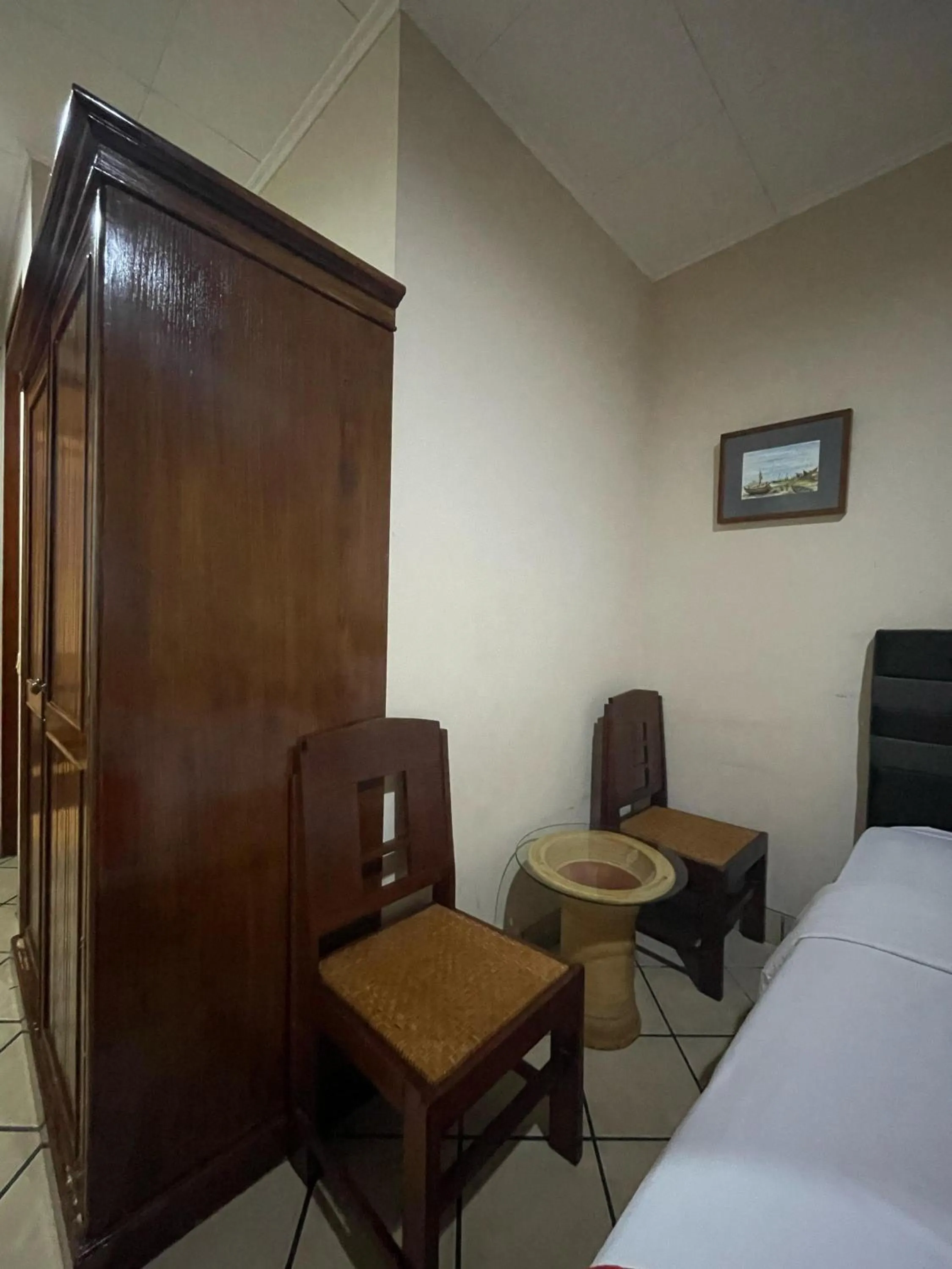 Bed in RedDoorz Plus near Parahyangan University