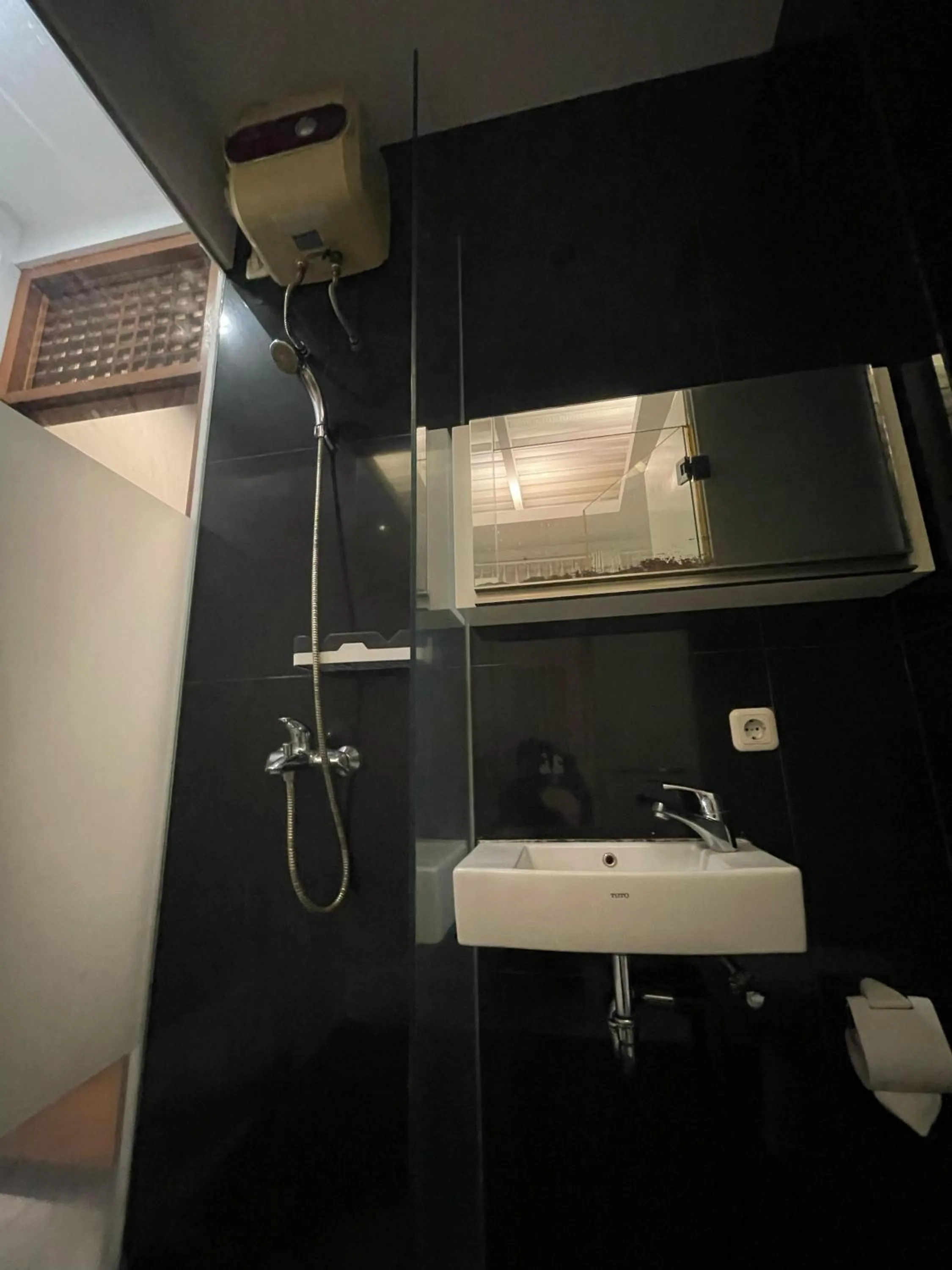 RedDoorz Plus near Parahyangan University