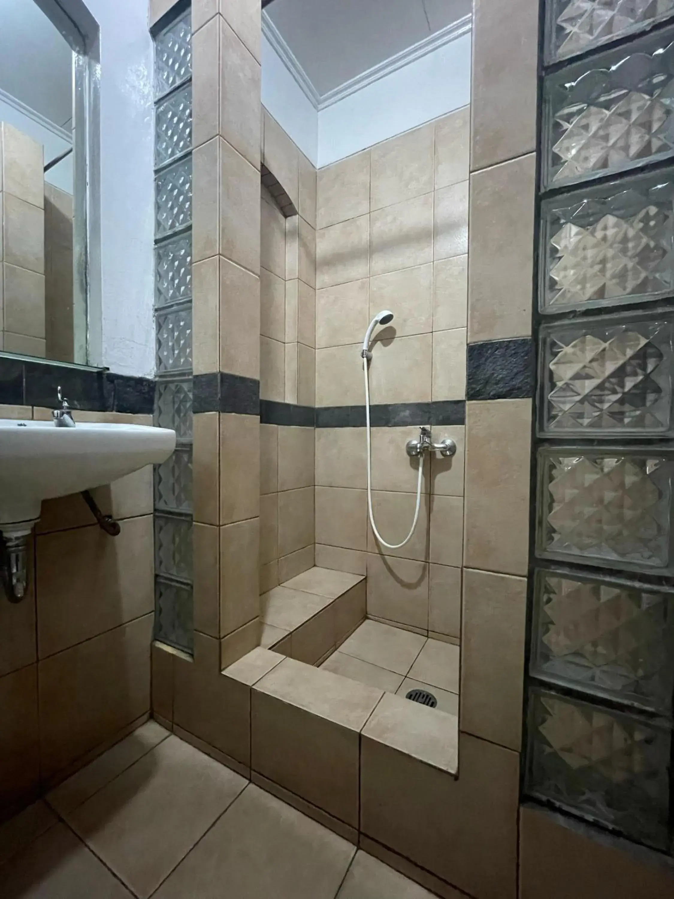 RedDoorz Plus near Parahyangan University RedDoorz Plus near Parahyangan University