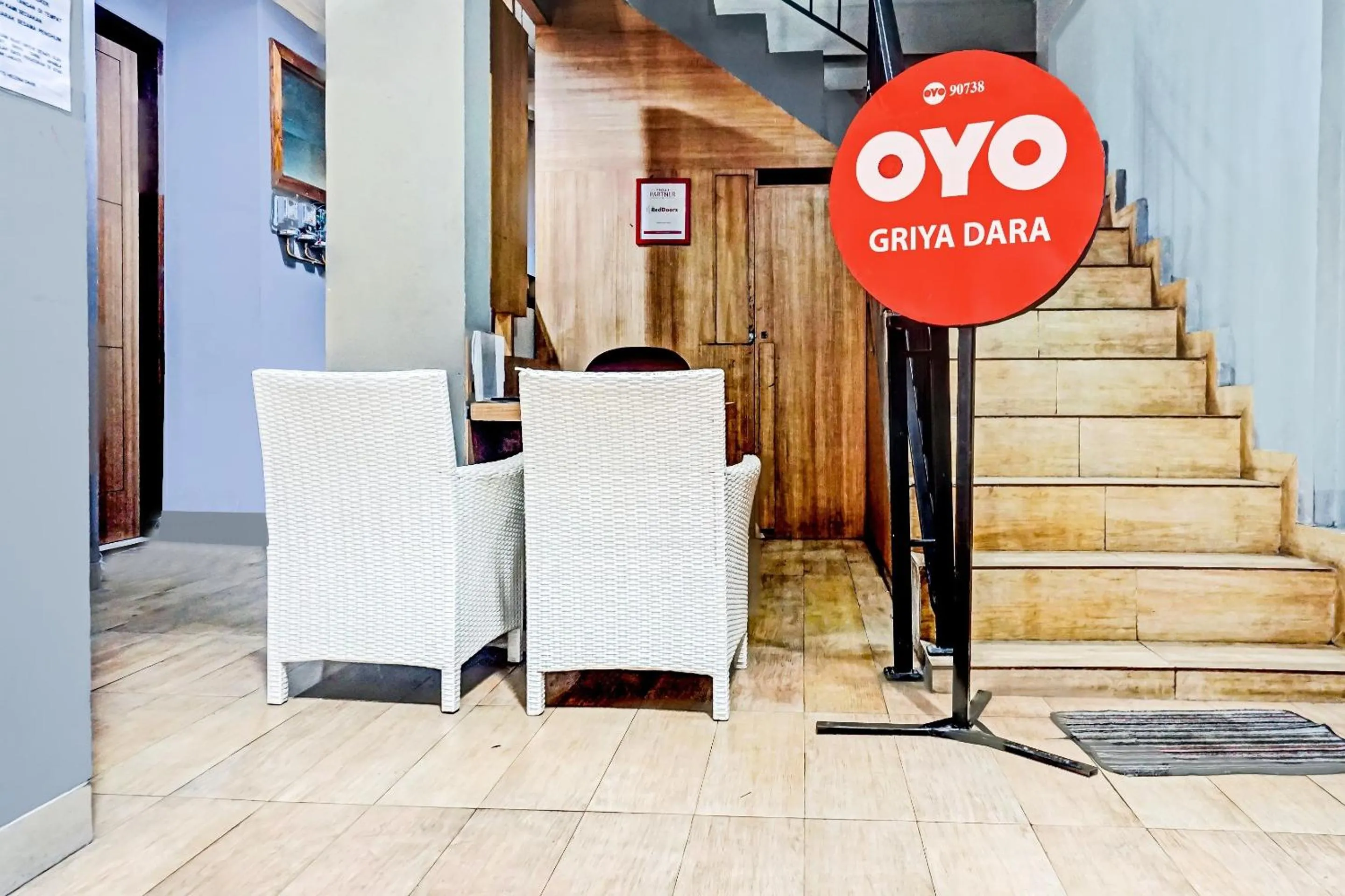 Lobby or reception in OYO 90738 Griya Dara Near Swimming Pool Essence Dharmawangsa JAKARTA