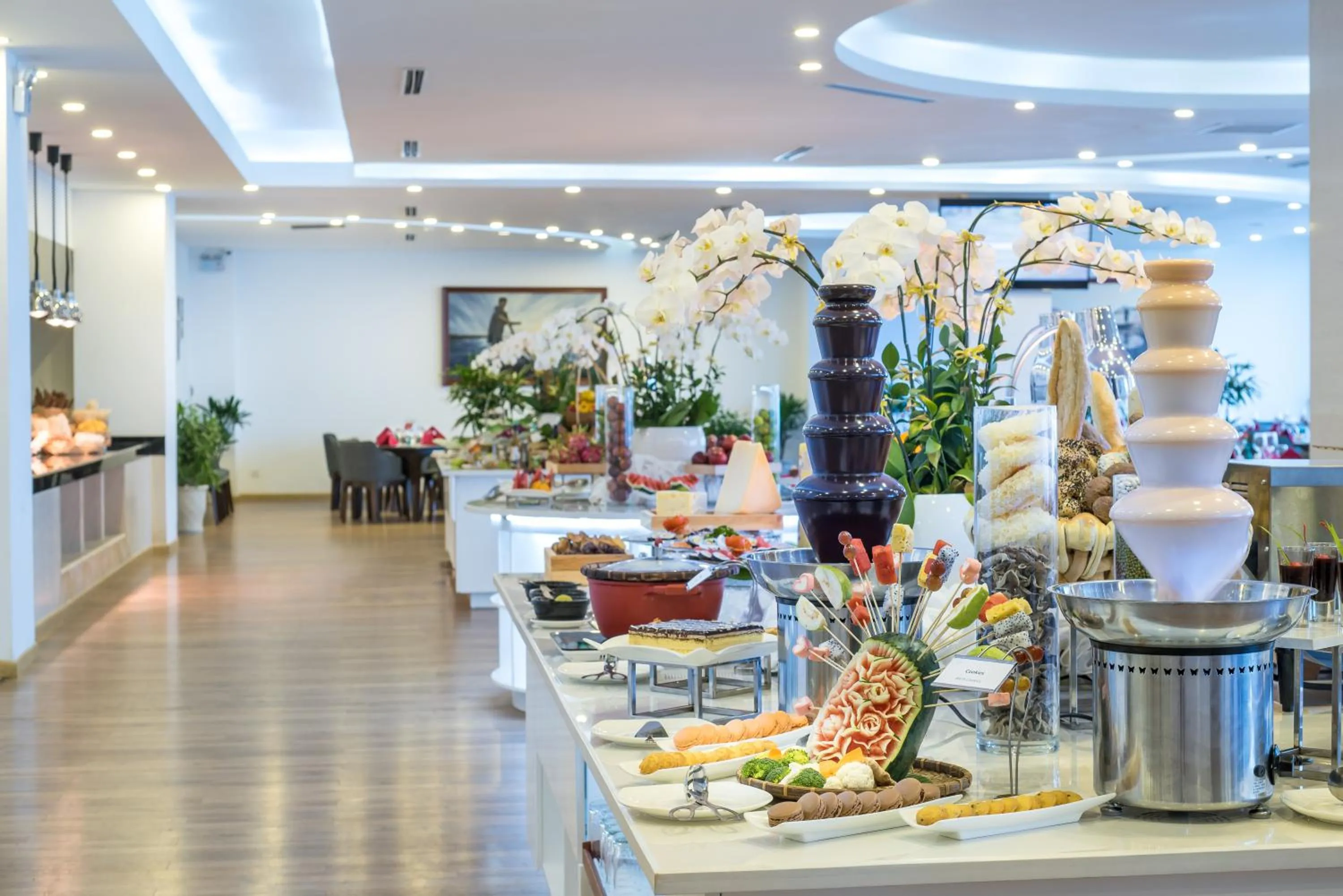 Restaurant/places to eat in Royal Lotus Hotel Danang