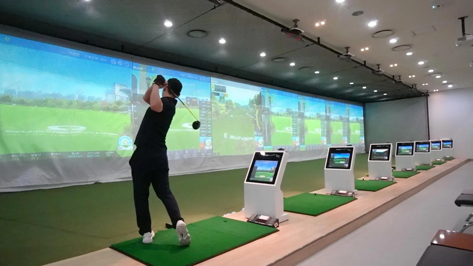 Minigolf in Wirye Militopia Hotel By Marine