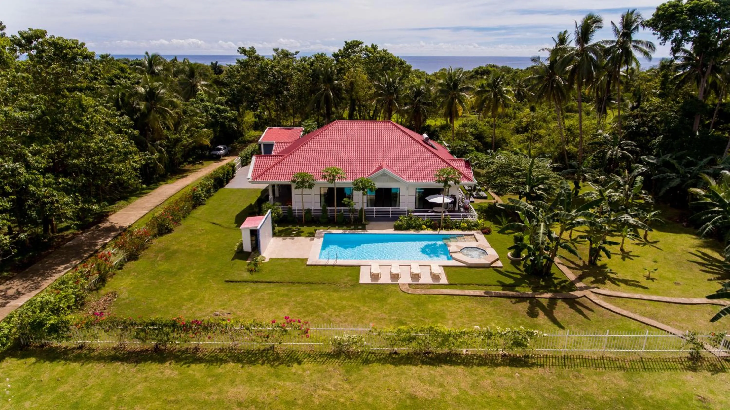 Property building in Bohol White House Bed & Breakfast