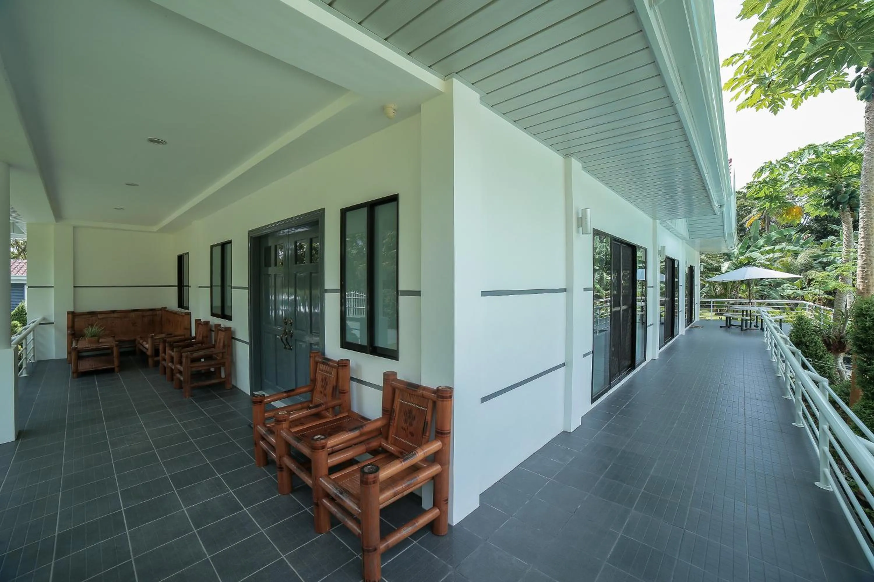 Property building in Bohol White House Bed & Breakfast