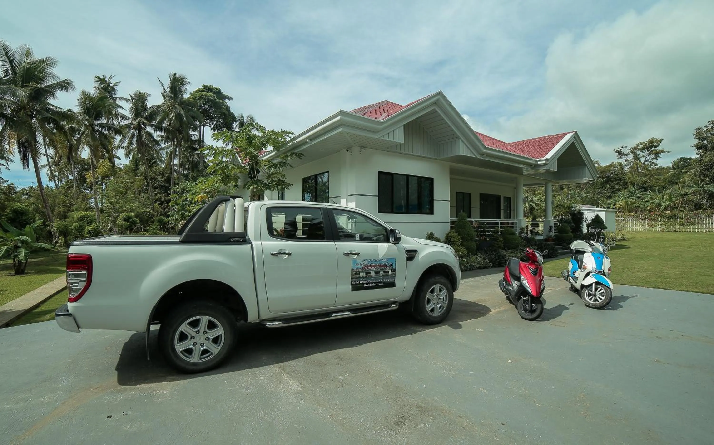 Property building in Bohol White House Bed & Breakfast