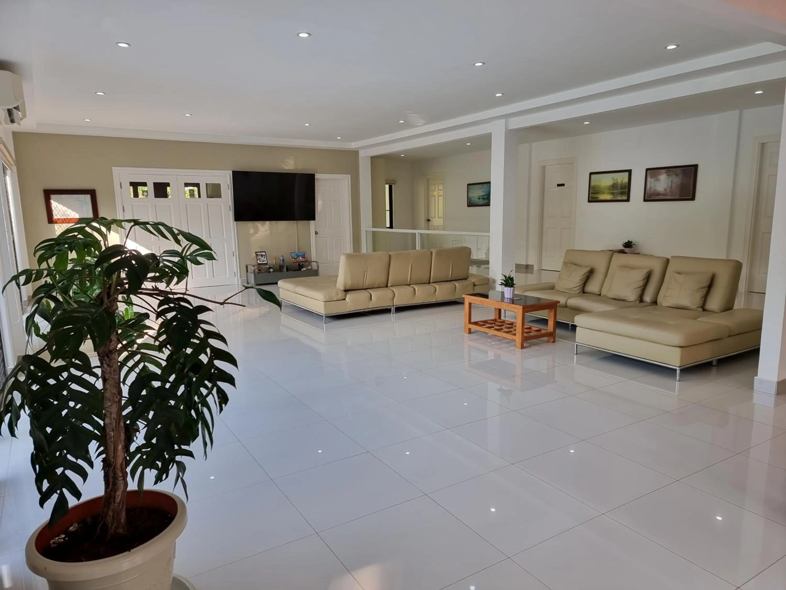 Seating area in Bohol White House Bed & Breakfast