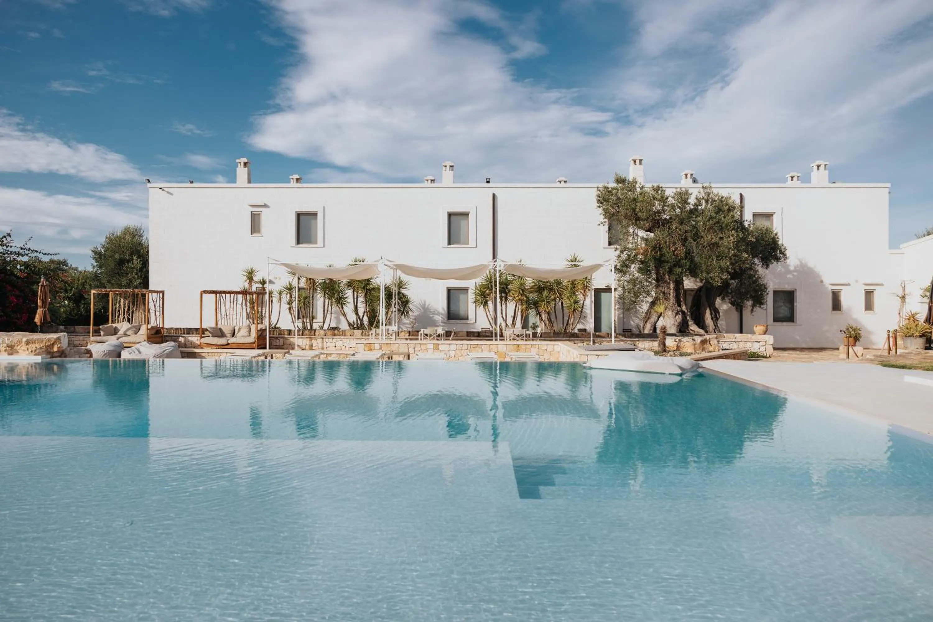 Pool view in Masseria Torrepietra