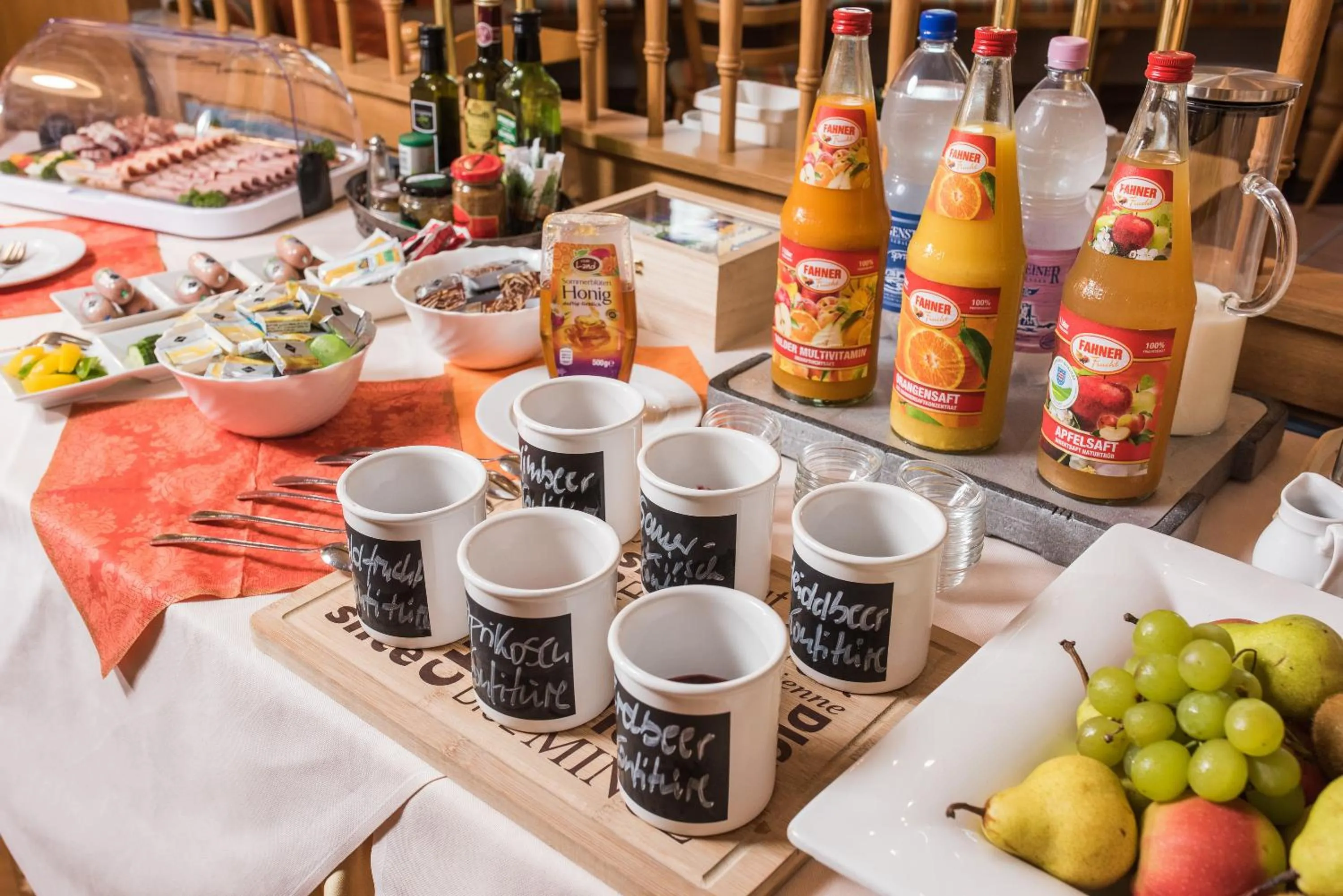 Buffet breakfast in Hotel Bamberger Hof, garni