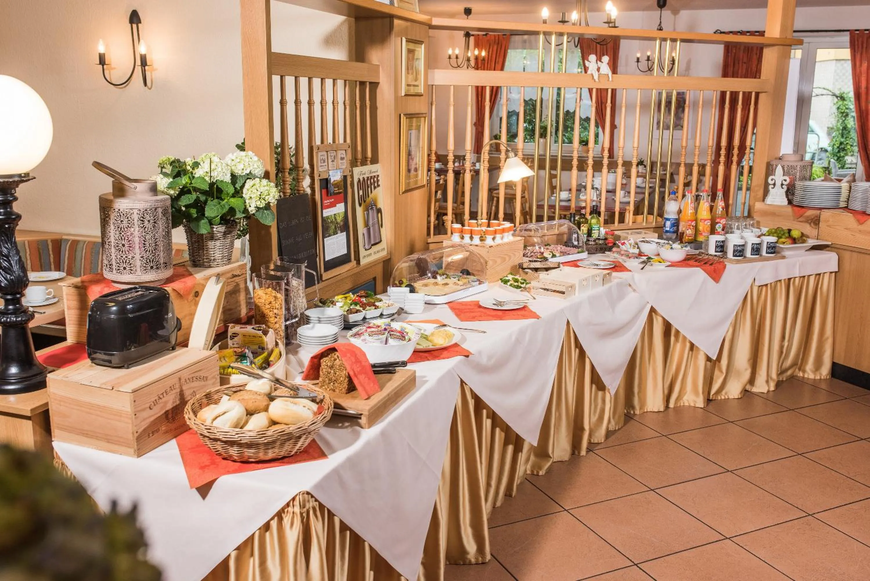 Buffet breakfast in Hotel Bamberger Hof, garni