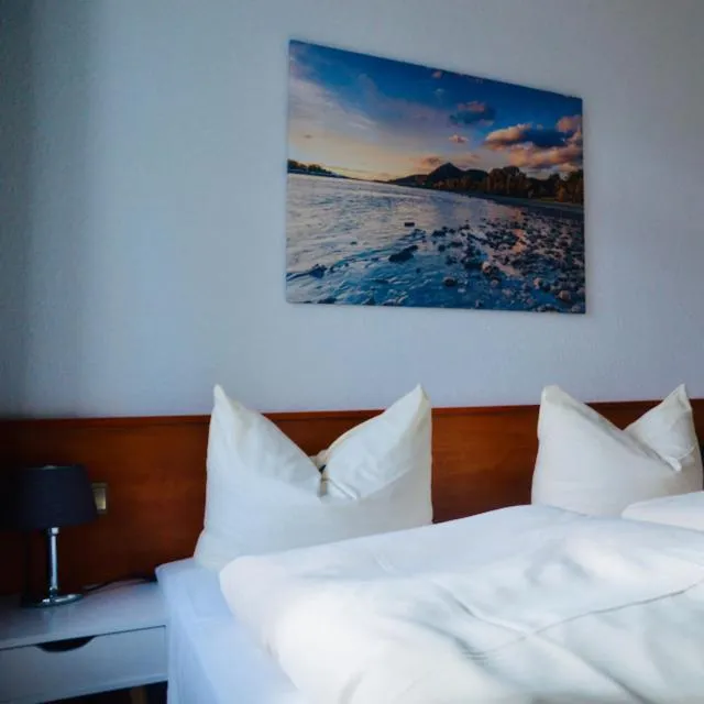 Bed in Hotel Weinhaus Hoff