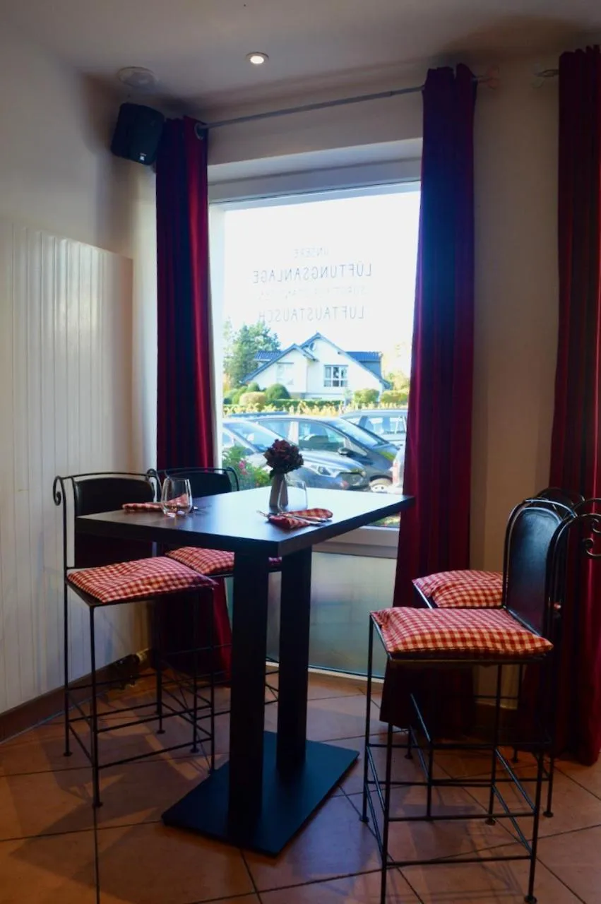 Restaurant/places to eat in Hotel Weinhaus Hoff