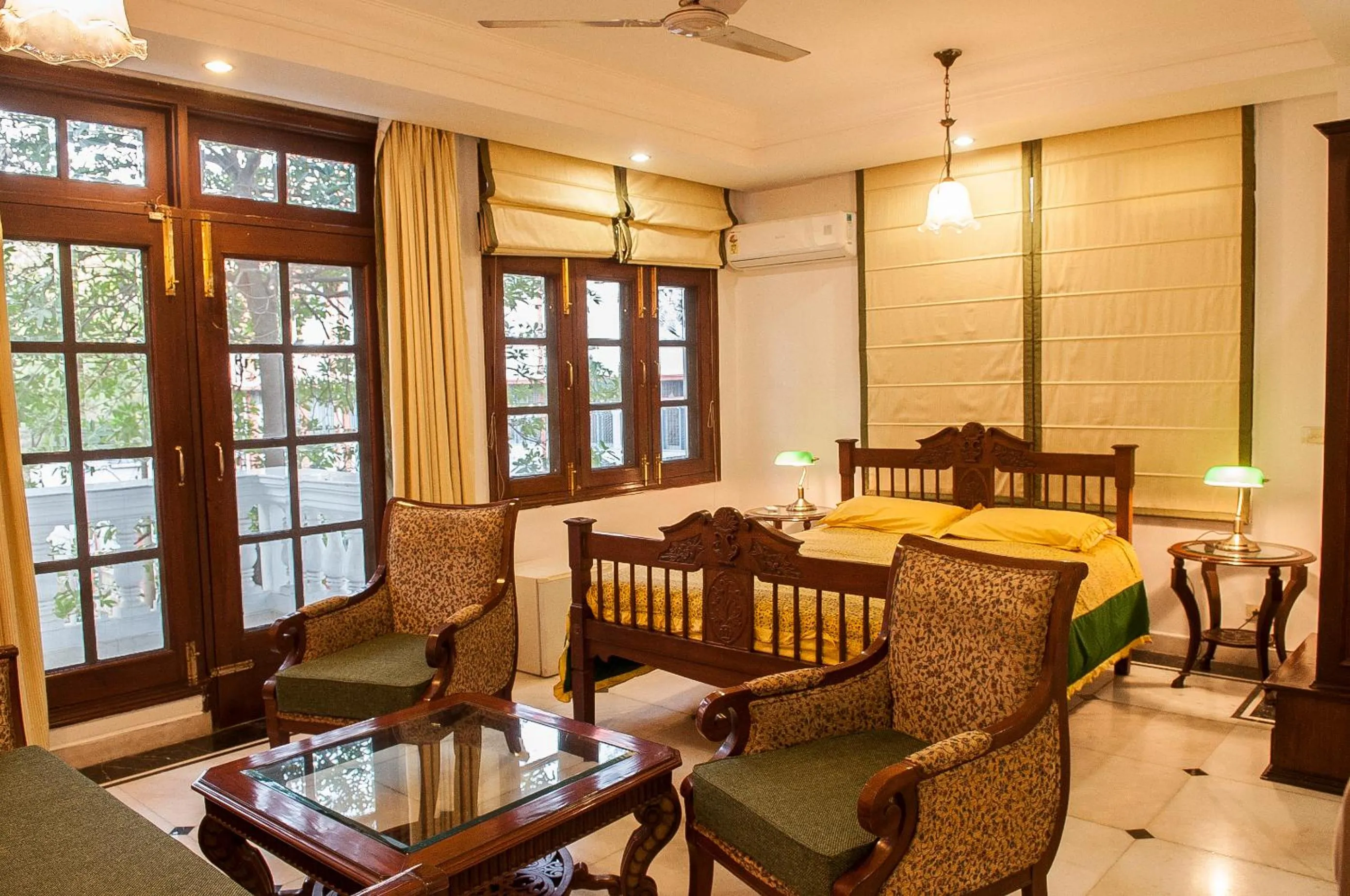 Photo of the whole room, Bed in Villa 33