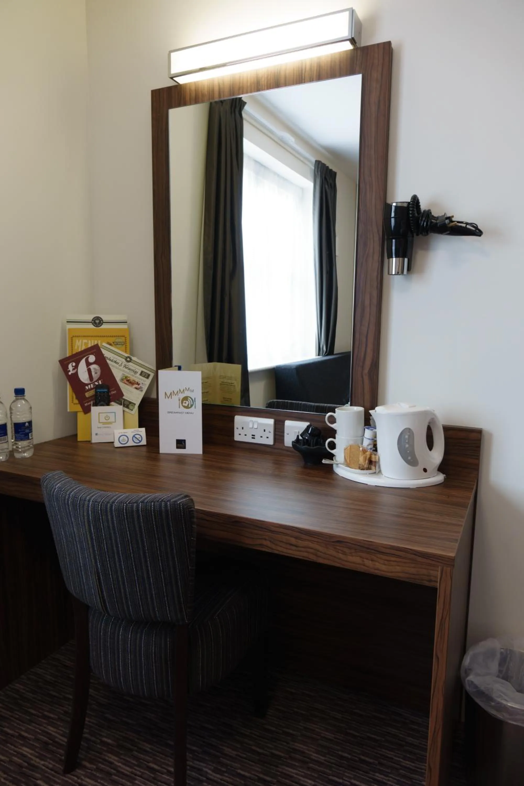 Photo of the whole room in Fallow Field, Telford by Marston's Inns