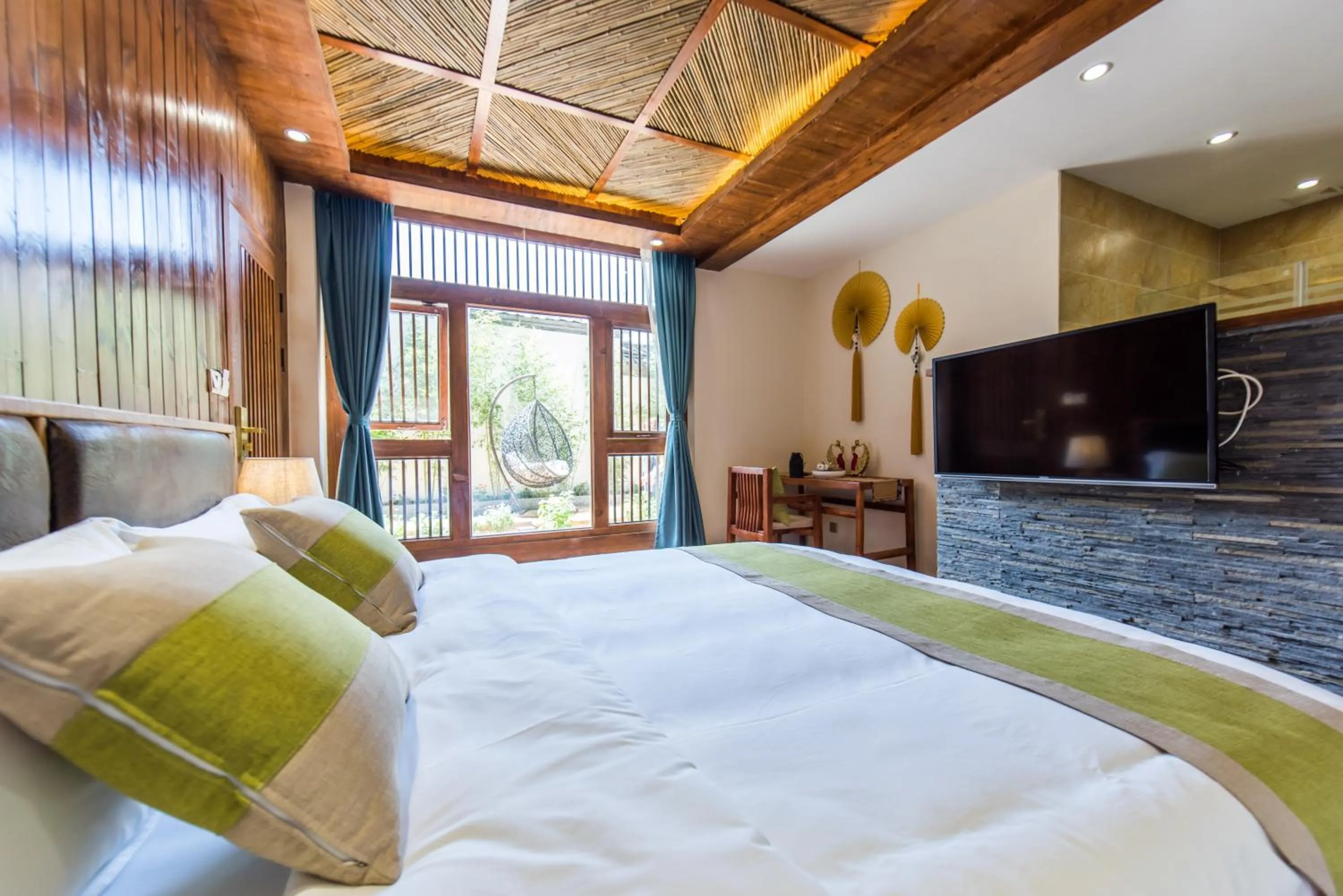 bunk bed, Bed in Lijiang Yue Tu Inn