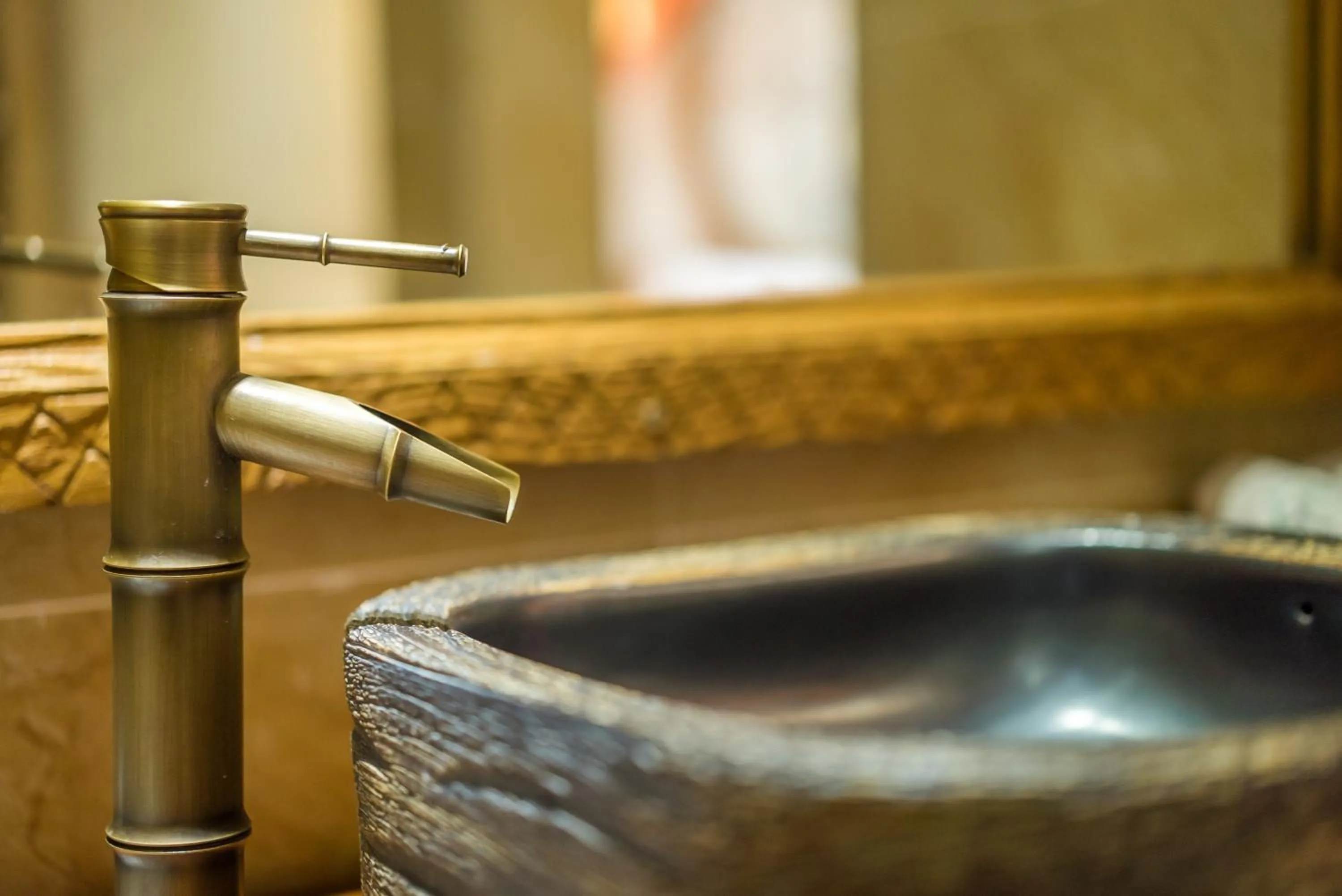 Decorative detail in Lijiang Yue Tu Inn