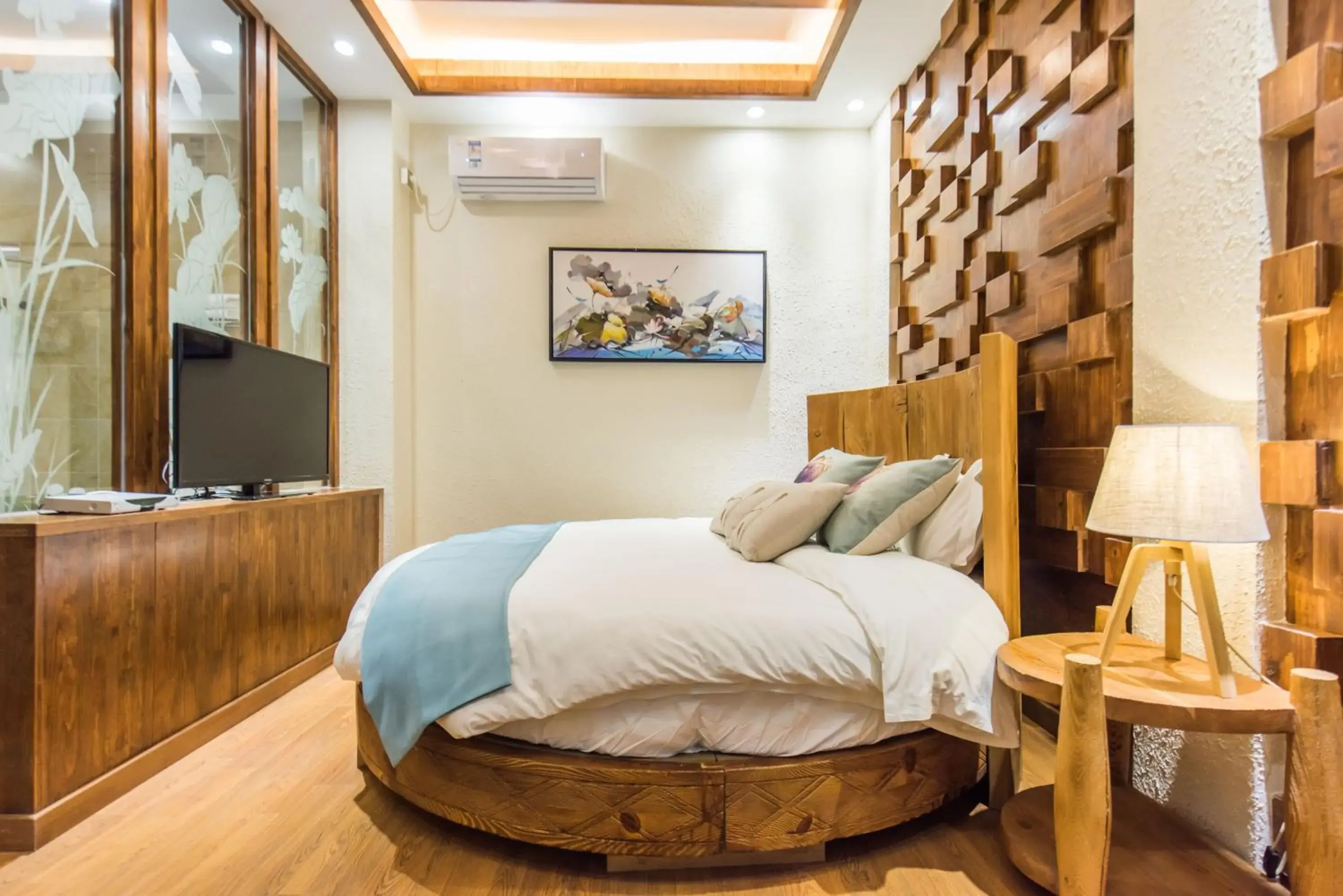 Superior Double Room with Mountain View in Lijiang Yue Tu Inn Superior Double Room with Mountain View in Lijiang Yue Tu Inn