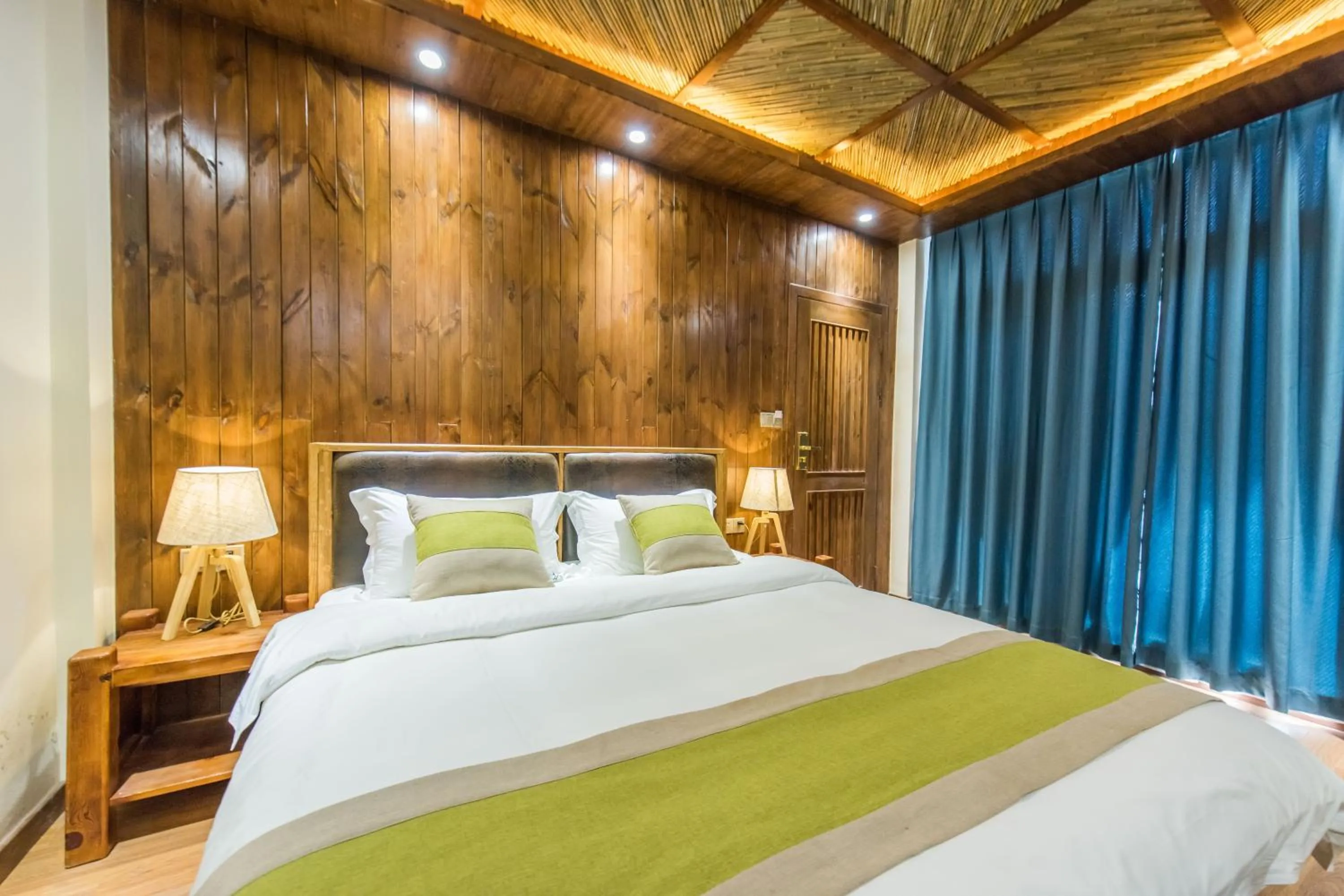 bunk bed, Bed in Lijiang Yue Tu Inn