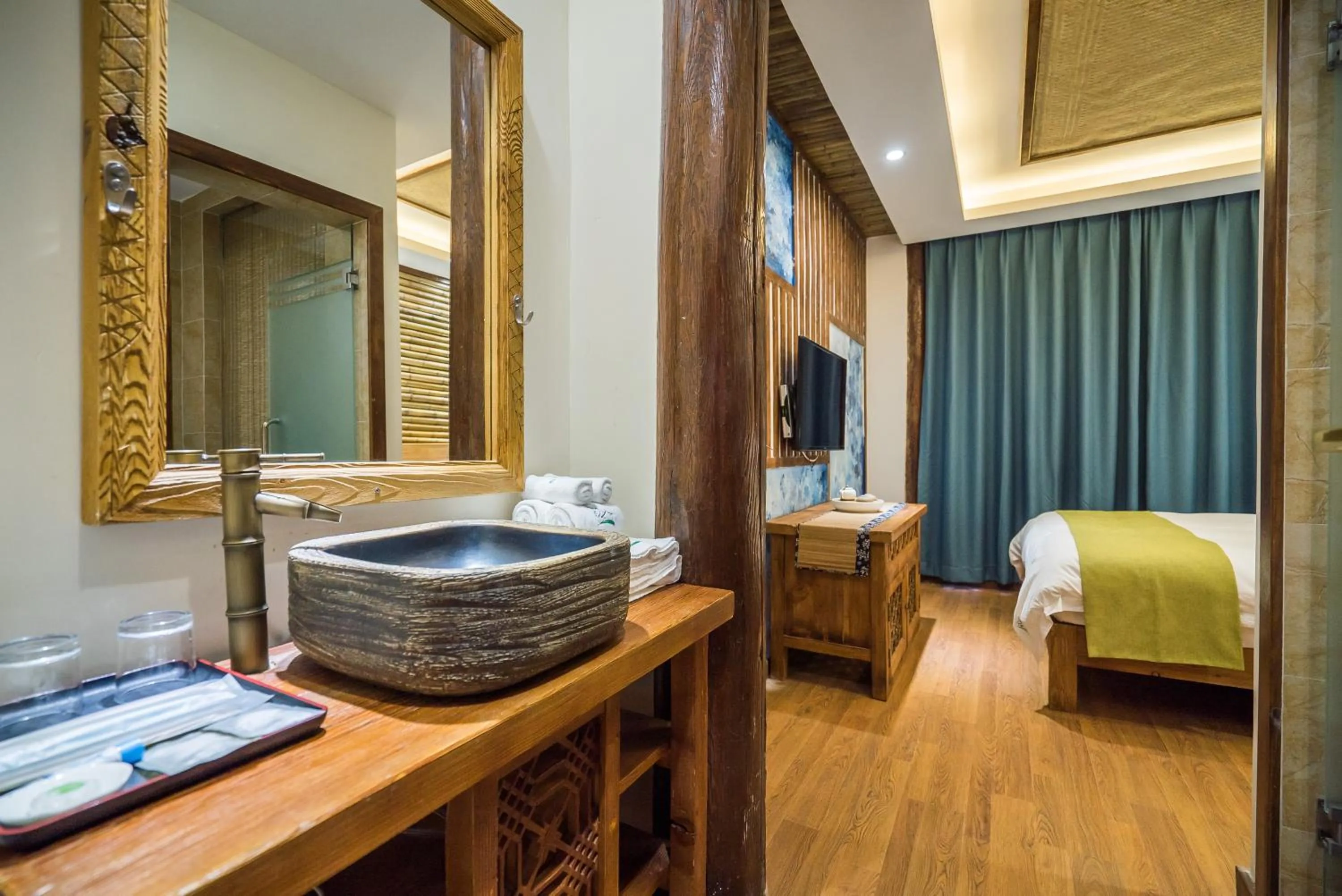 TV and multimedia, Bed in Lijiang Yue Tu Inn