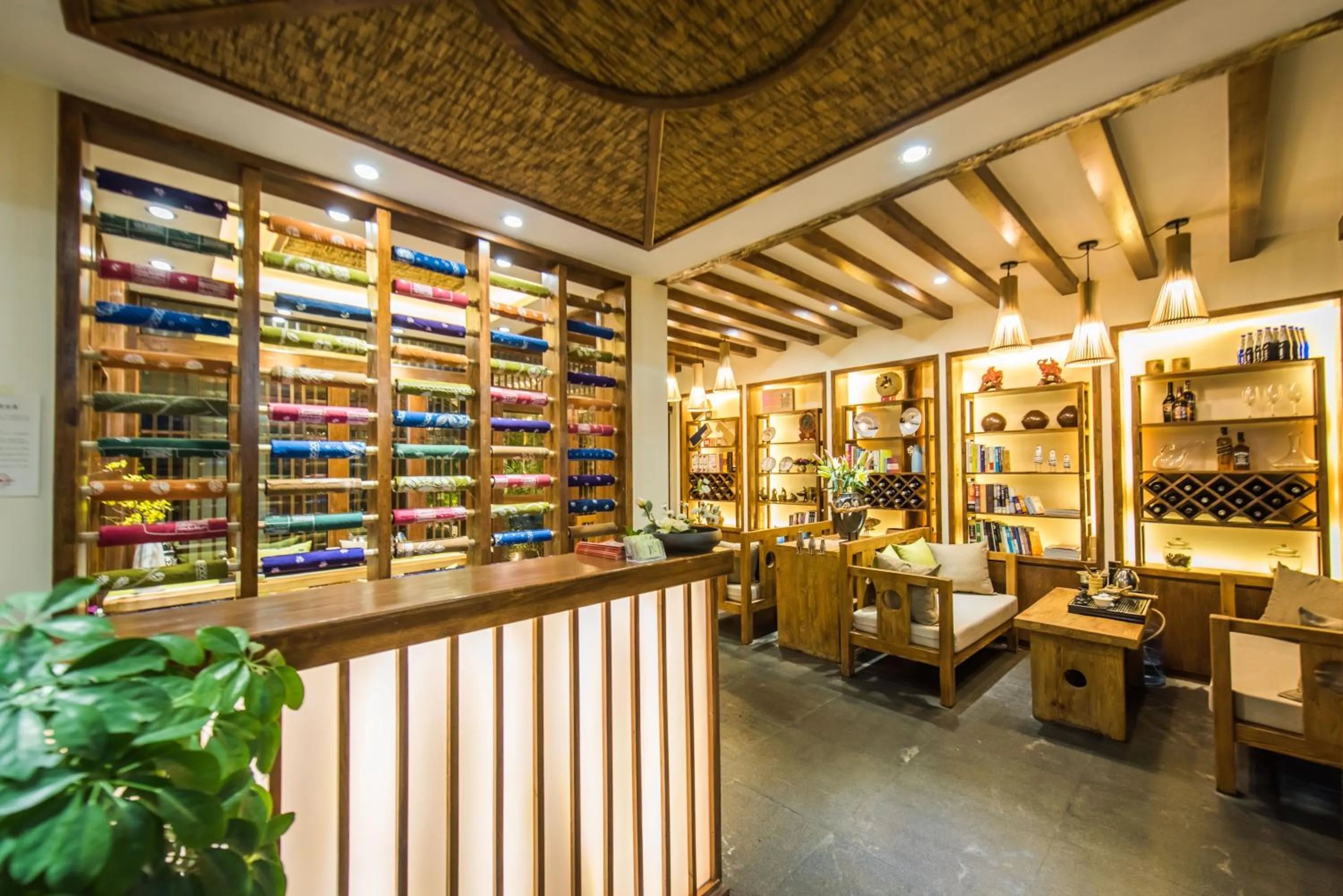 Communal lounge/ TV room in Lijiang Yue Tu Inn