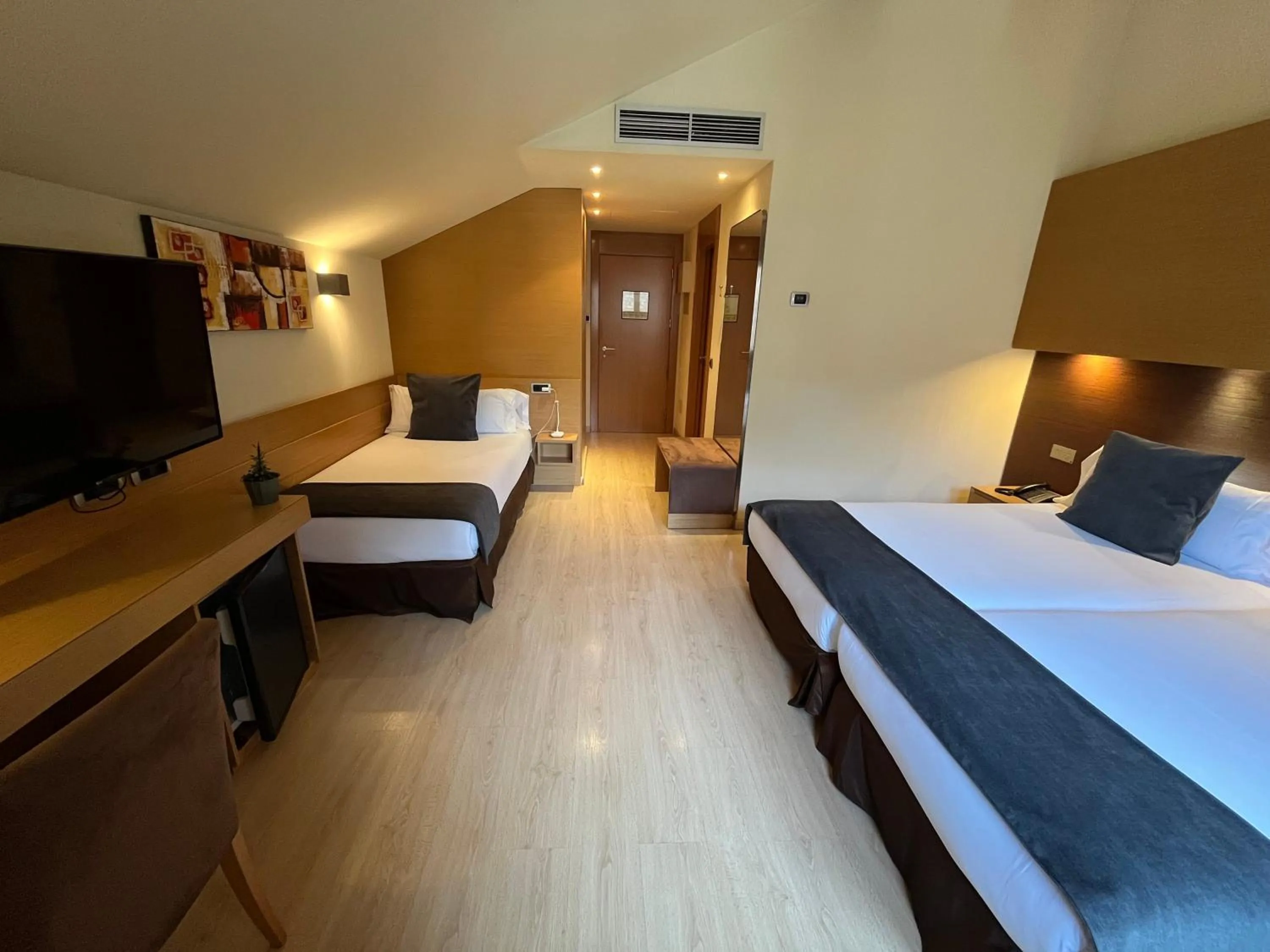 Photo of the whole room, Bed in Wuau! Hotel Galanthus & Spa