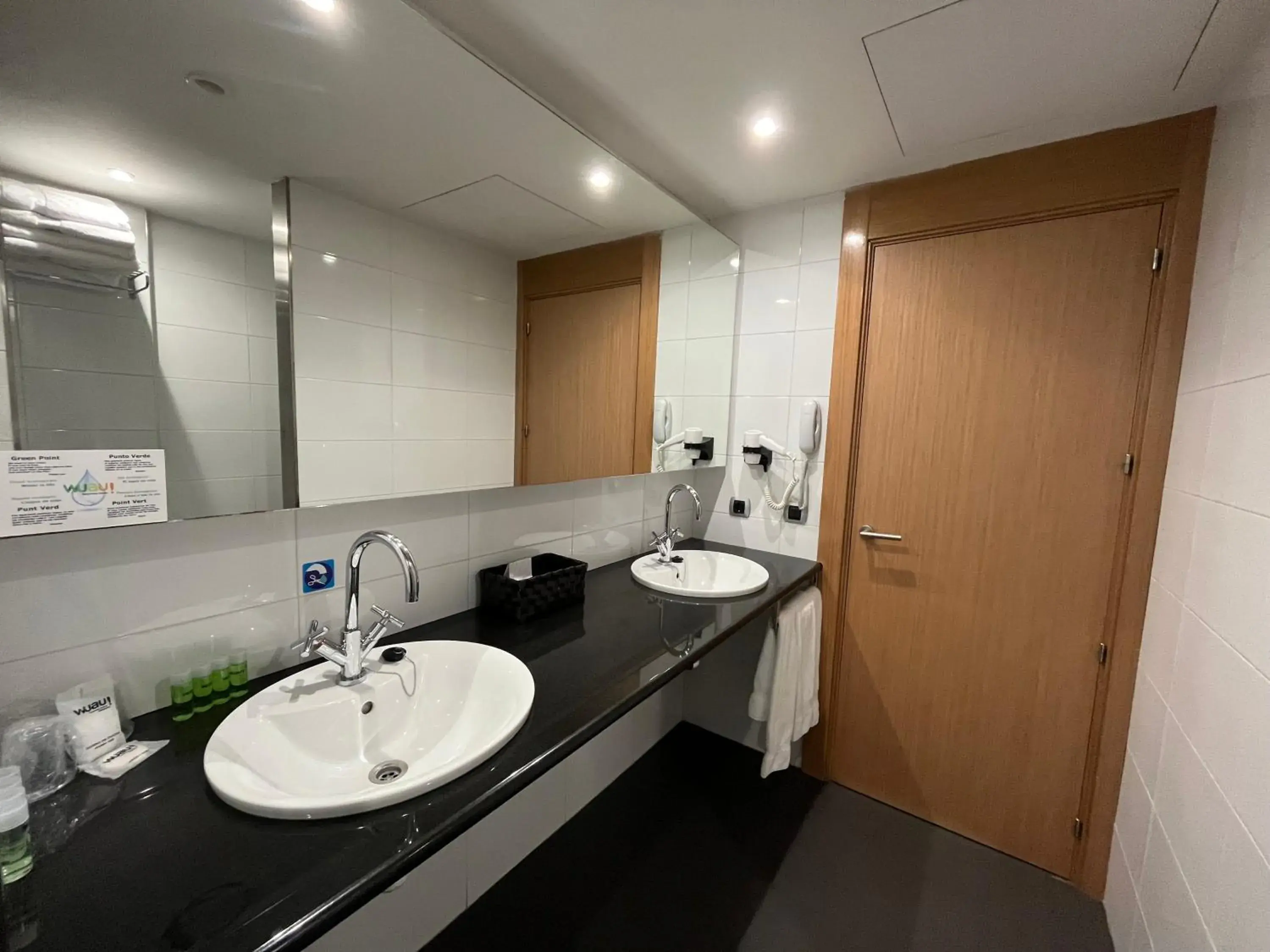 Bathroom in Wuau! Hotel Galanthus & Spa Bathroom in Wuau! Hotel Galanthus & Spa