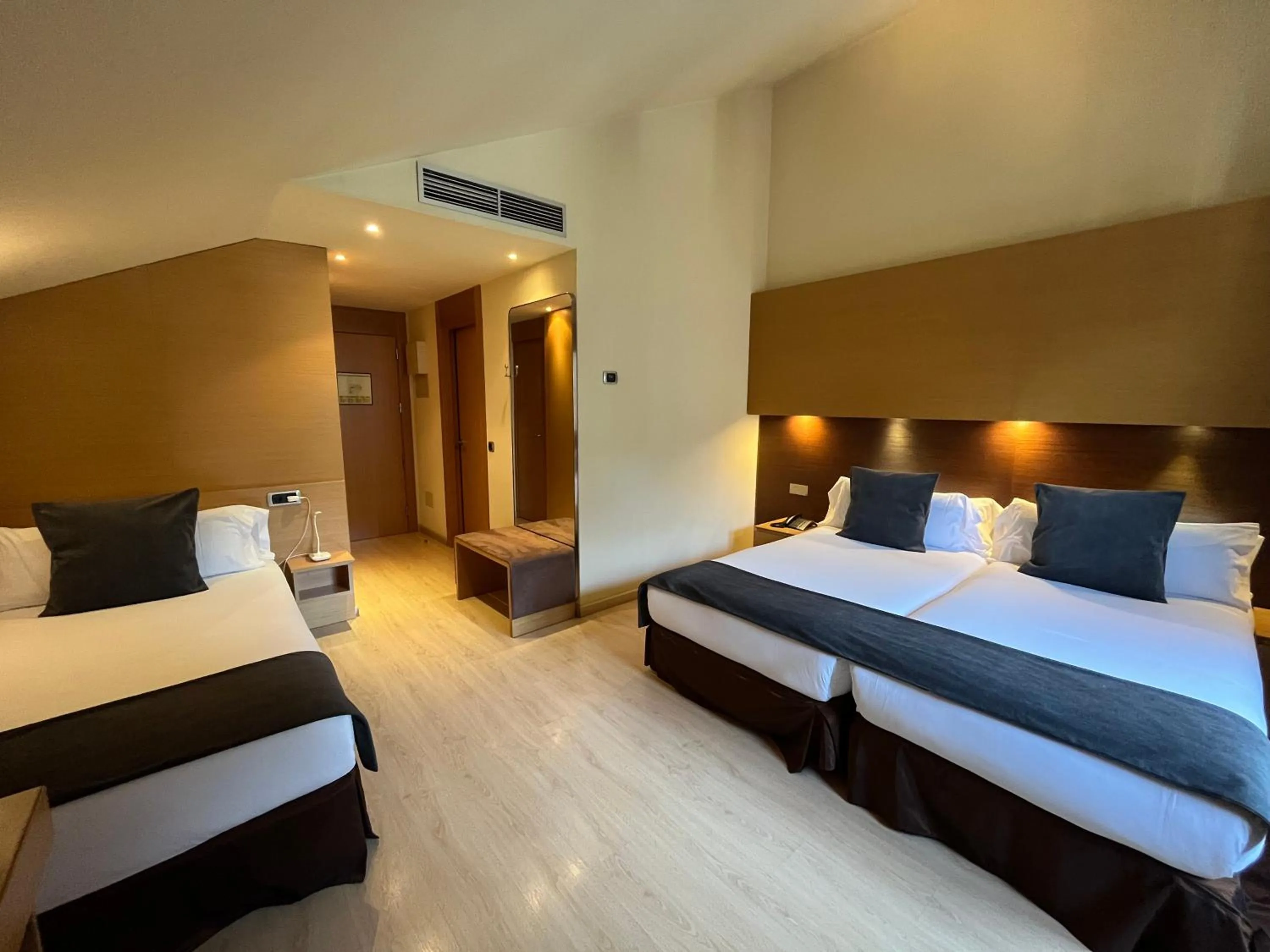 Bed in Wuau! Hotel Galanthus & Spa