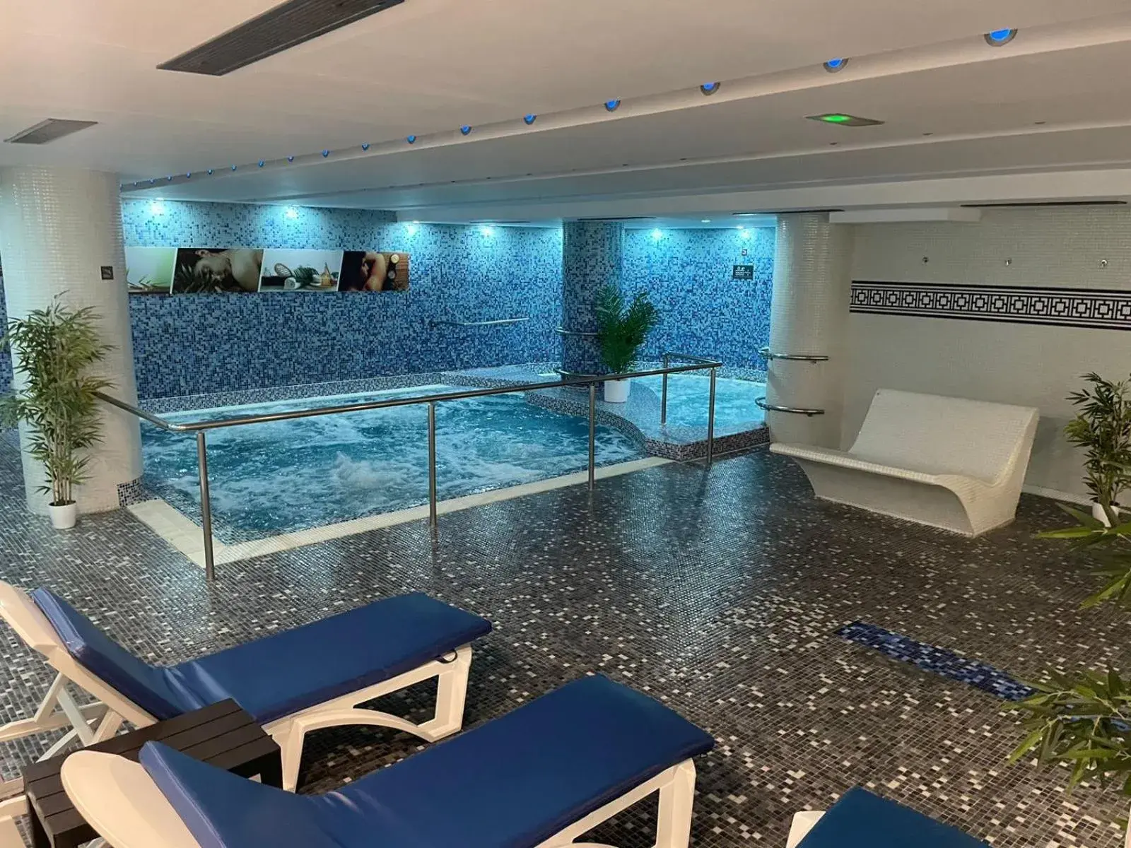 Spa and wellness centre/facilities in Wuau! Hotel Galanthus & Spa Spa and wellness centre/facilities in Wuau! Hotel Galanthus & Spa